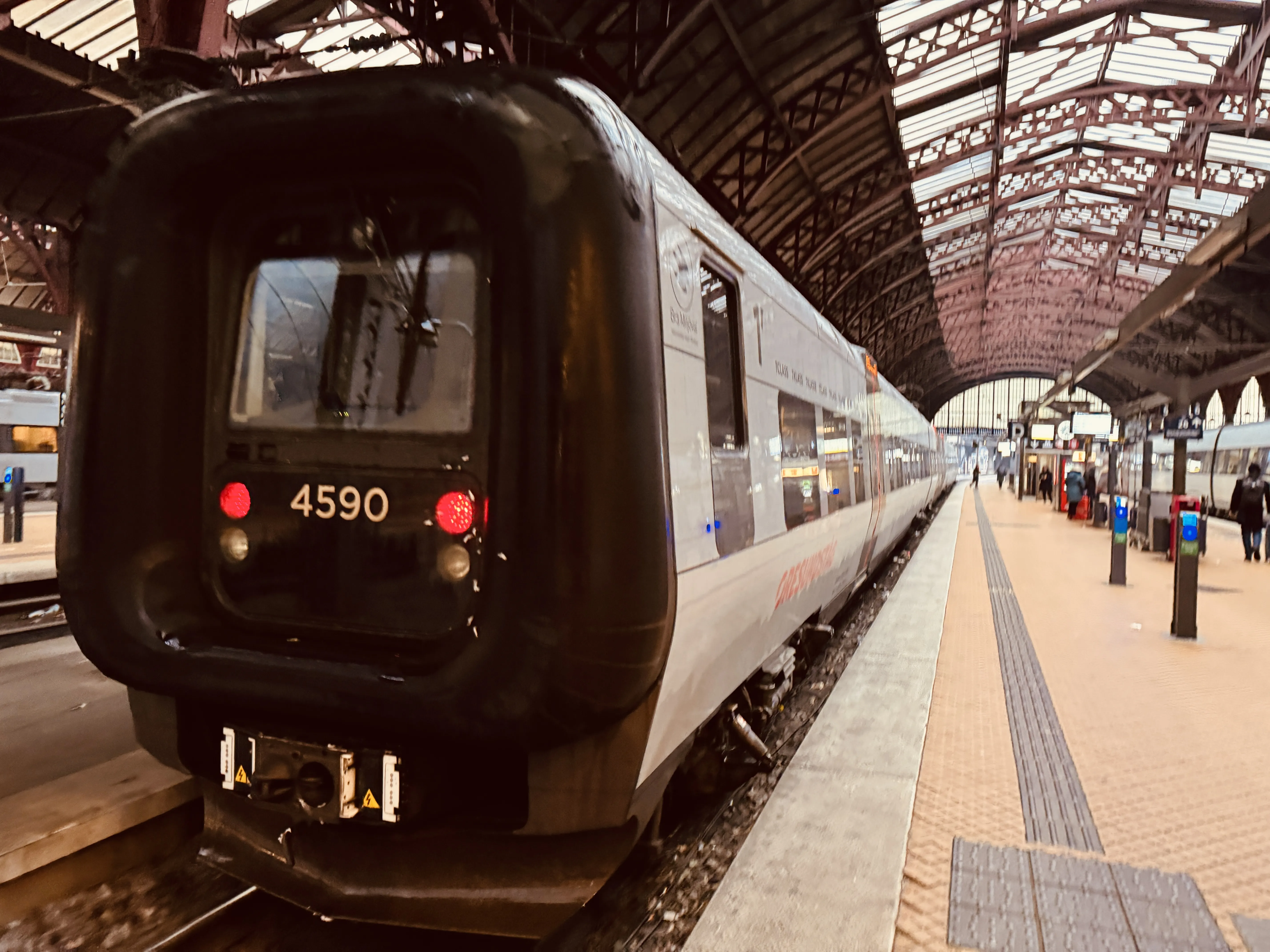 Billede af DSB ET 4390 fotograferet ud for København Hovedbanegård. Billede af DSB ET 4390 fotograferet ud for København Hovedbanegård.