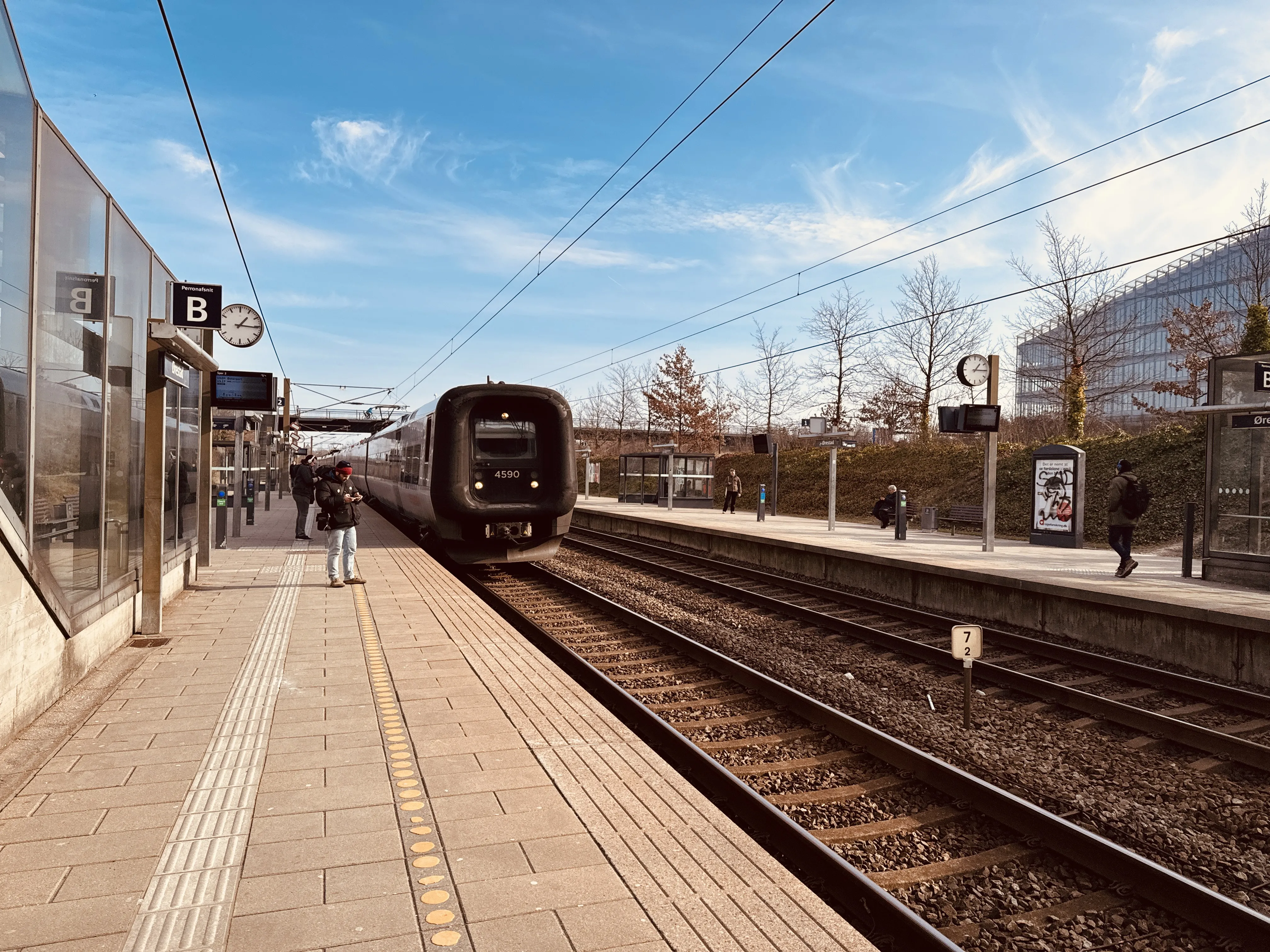 Billede af DSB ET 4390 fotograferet ud for Ørestad Trinbræt. Billede af DSB ET 4390 fotograferet ud for Ørestad Trinbræt.