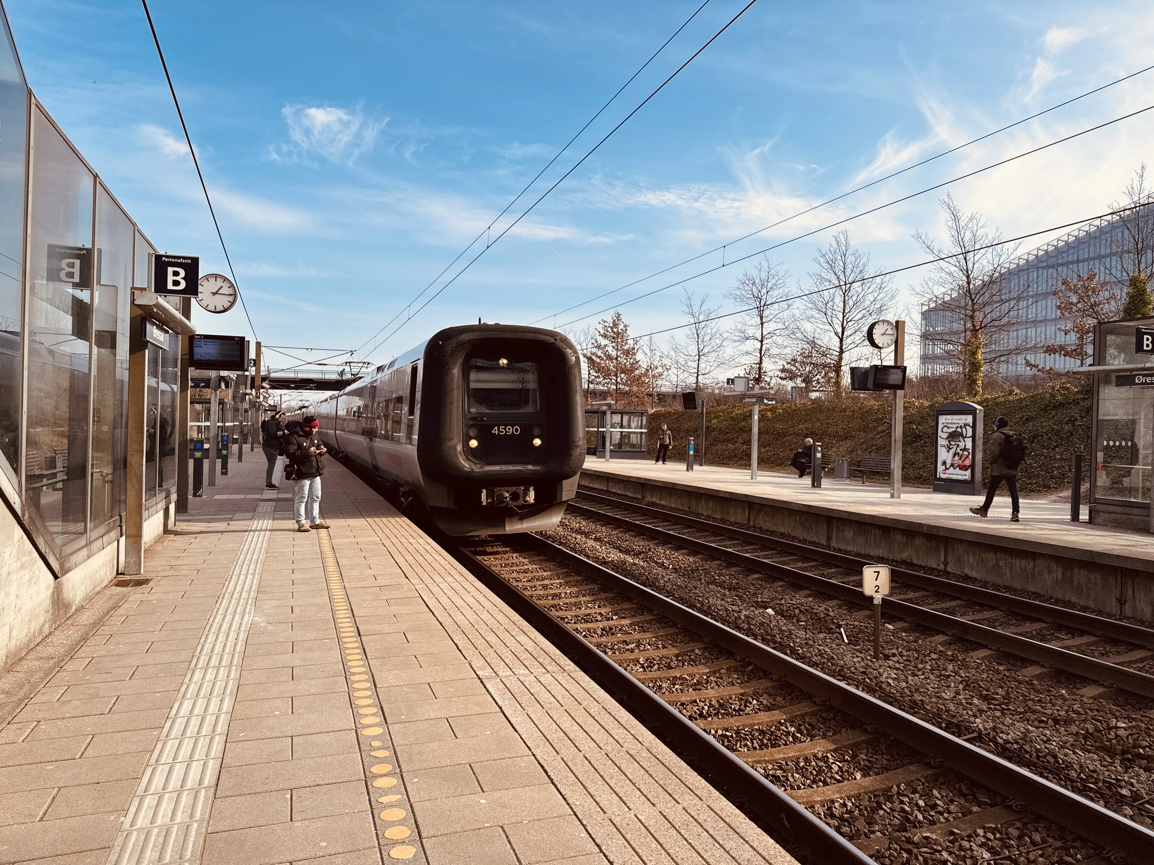 Billede af DSB ET 4390 fotograferet ud for Ørestad Trinbræt. Billede af DSB ET 4390 fotograferet ud for Ørestad Trinbræt.