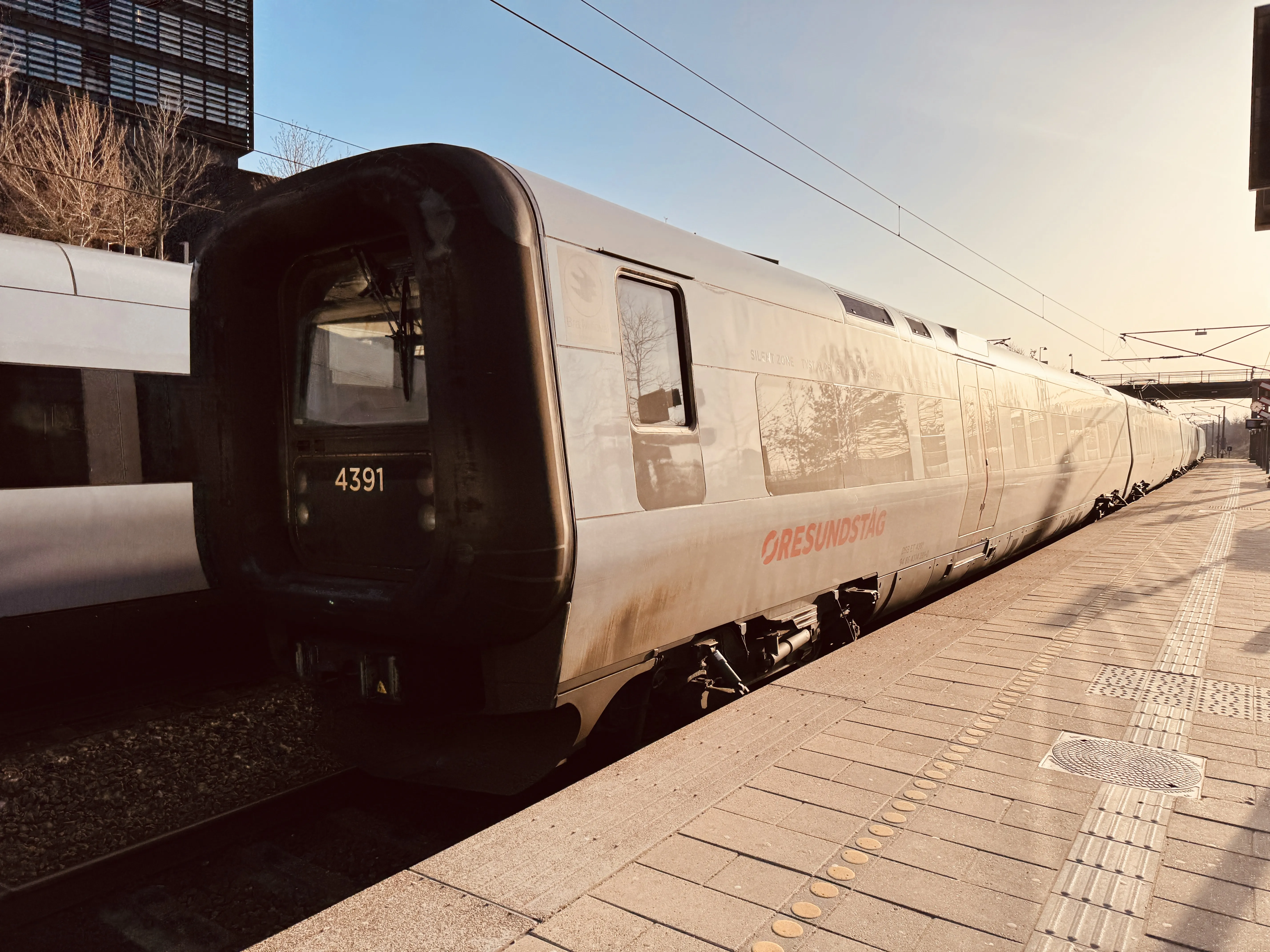 Billede af DSB ET 4391 fotograferet ud for Ørestad Trinbræt. Billede af DSB ET 4391 fotograferet ud for Ørestad Trinbræt.