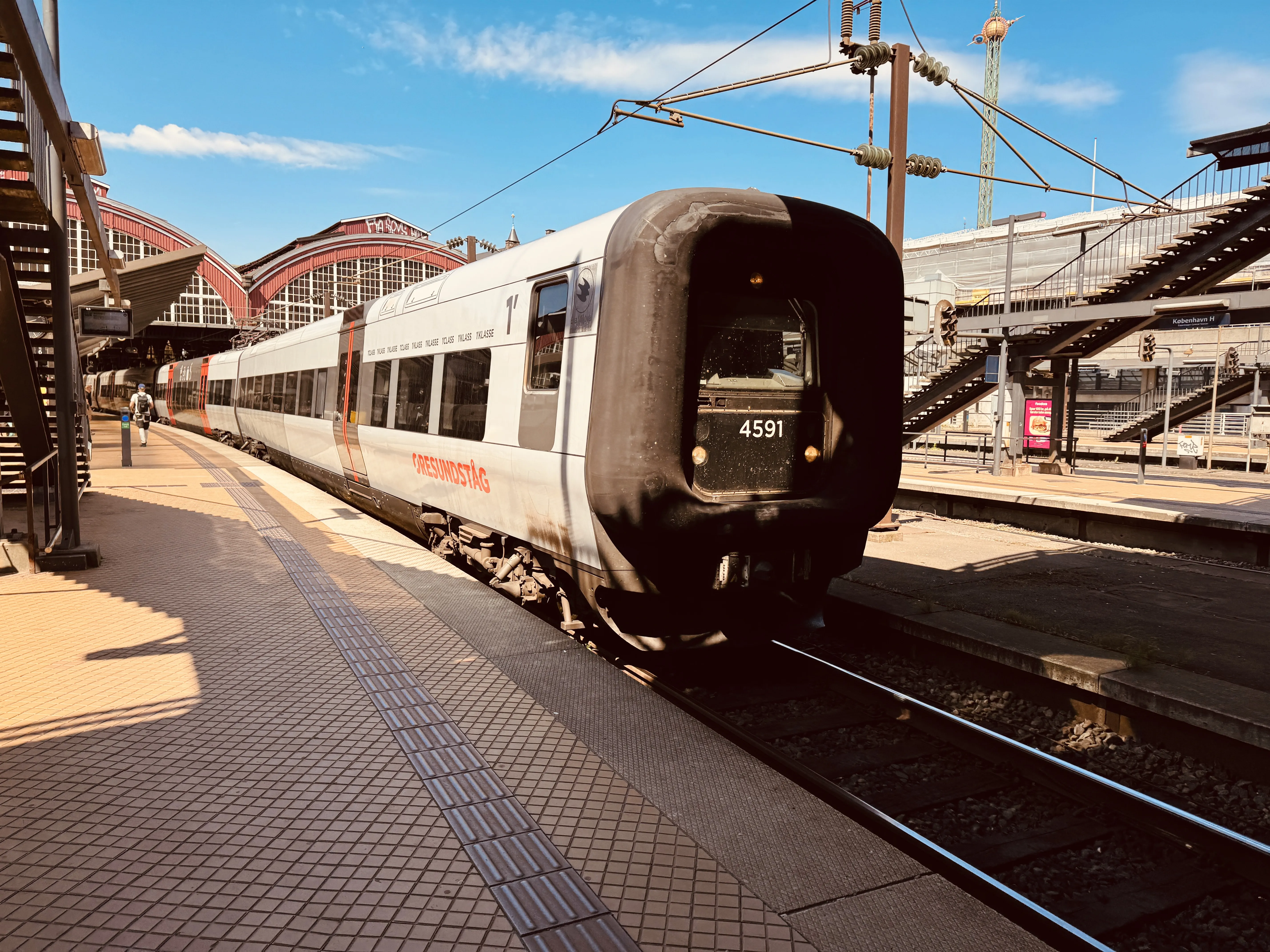 Billede af DSB ET 4391 fotograferet ud for København Hovedbanegård. Billede af DSB ET 4391 fotograferet ud for København Hovedbanegård.