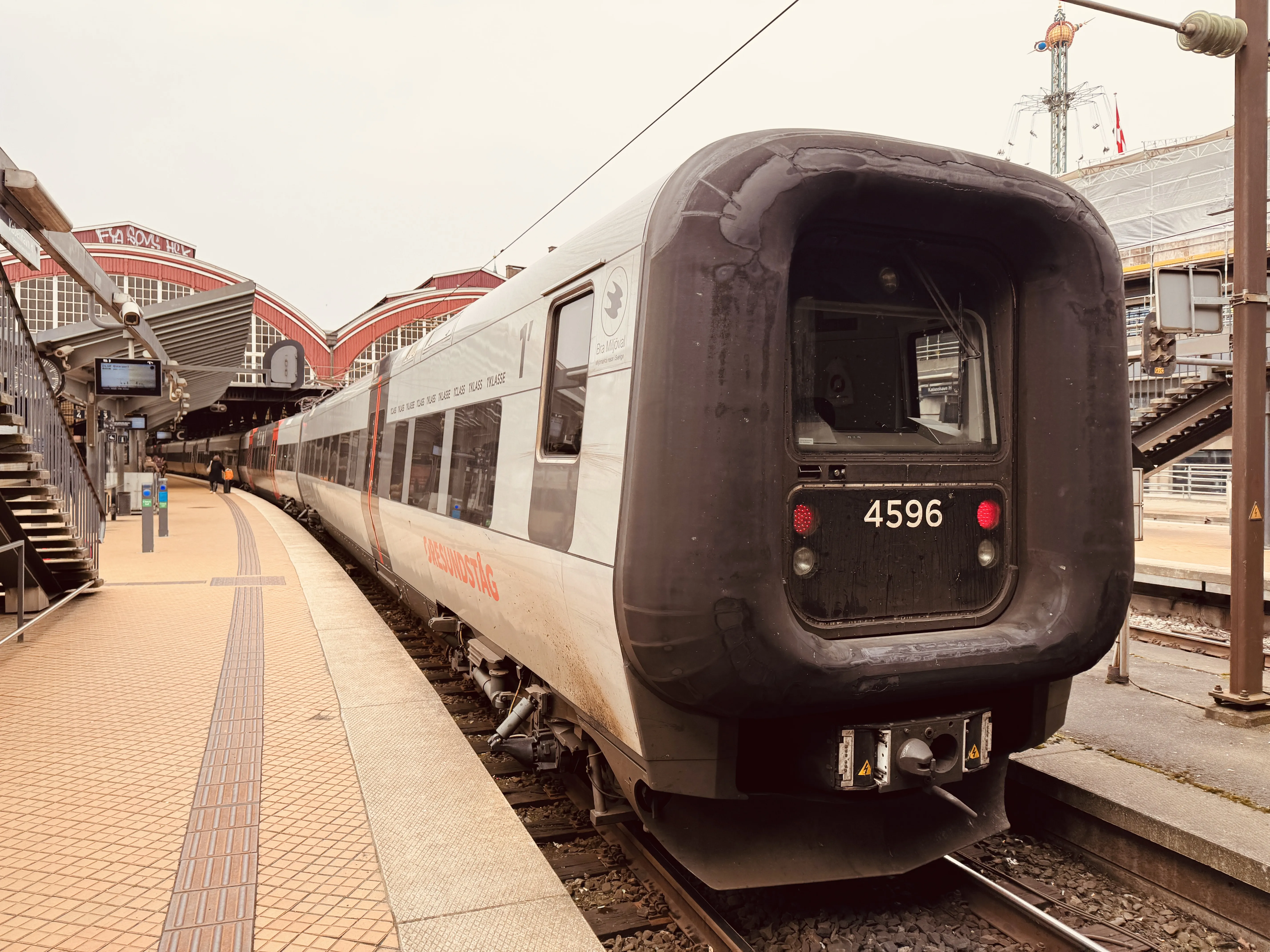 Billede af DSB ET 4396 fotograferet ud for København Hovedbanegård. Billede af DSB ET 4396 fotograferet ud for København Hovedbanegård.