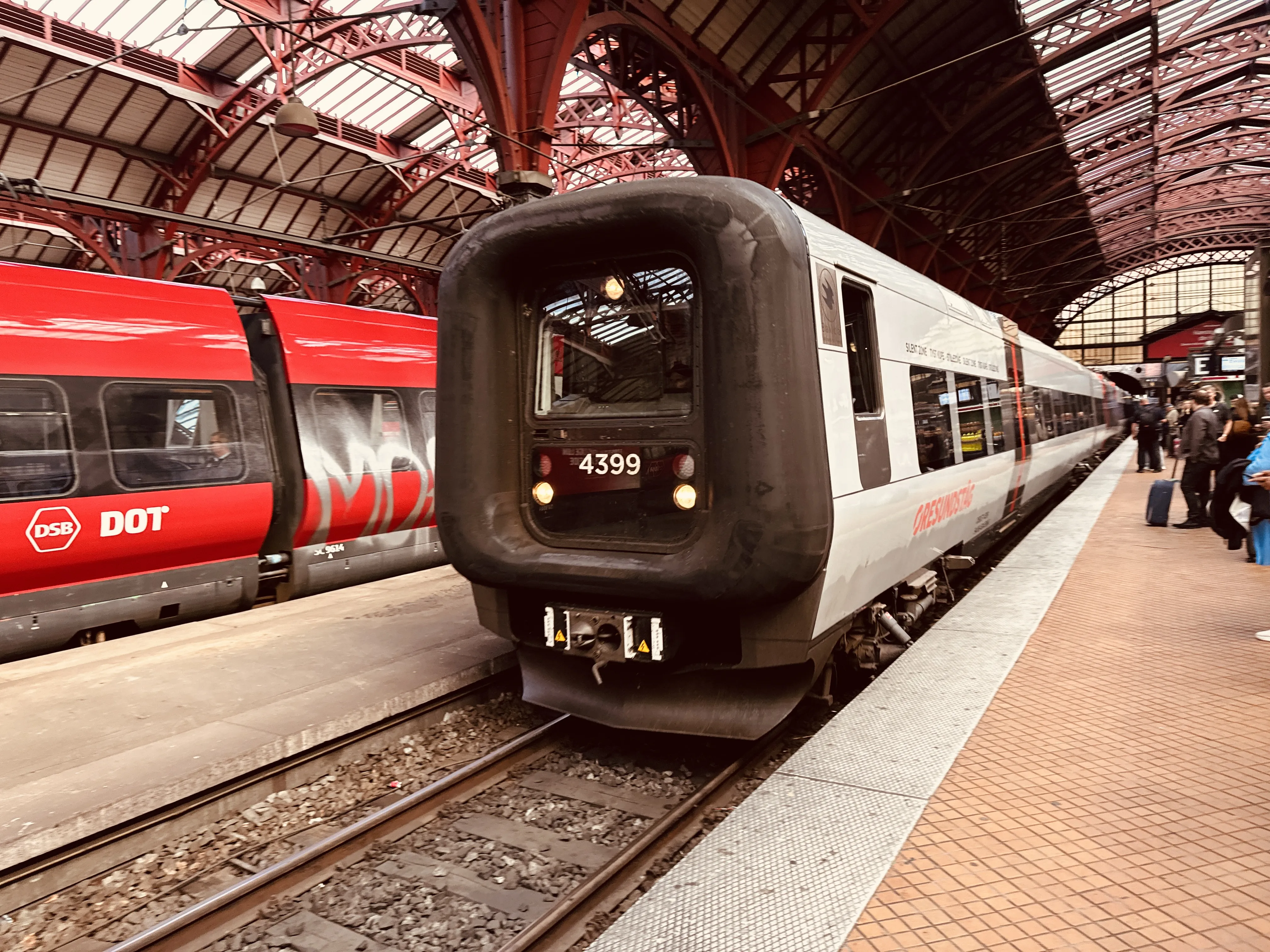 Billede af DSB ET 4399 fotograferet ud for København Hovedbanegård. Billede af DSB ET 4399 fotograferet ud for København Hovedbanegård.