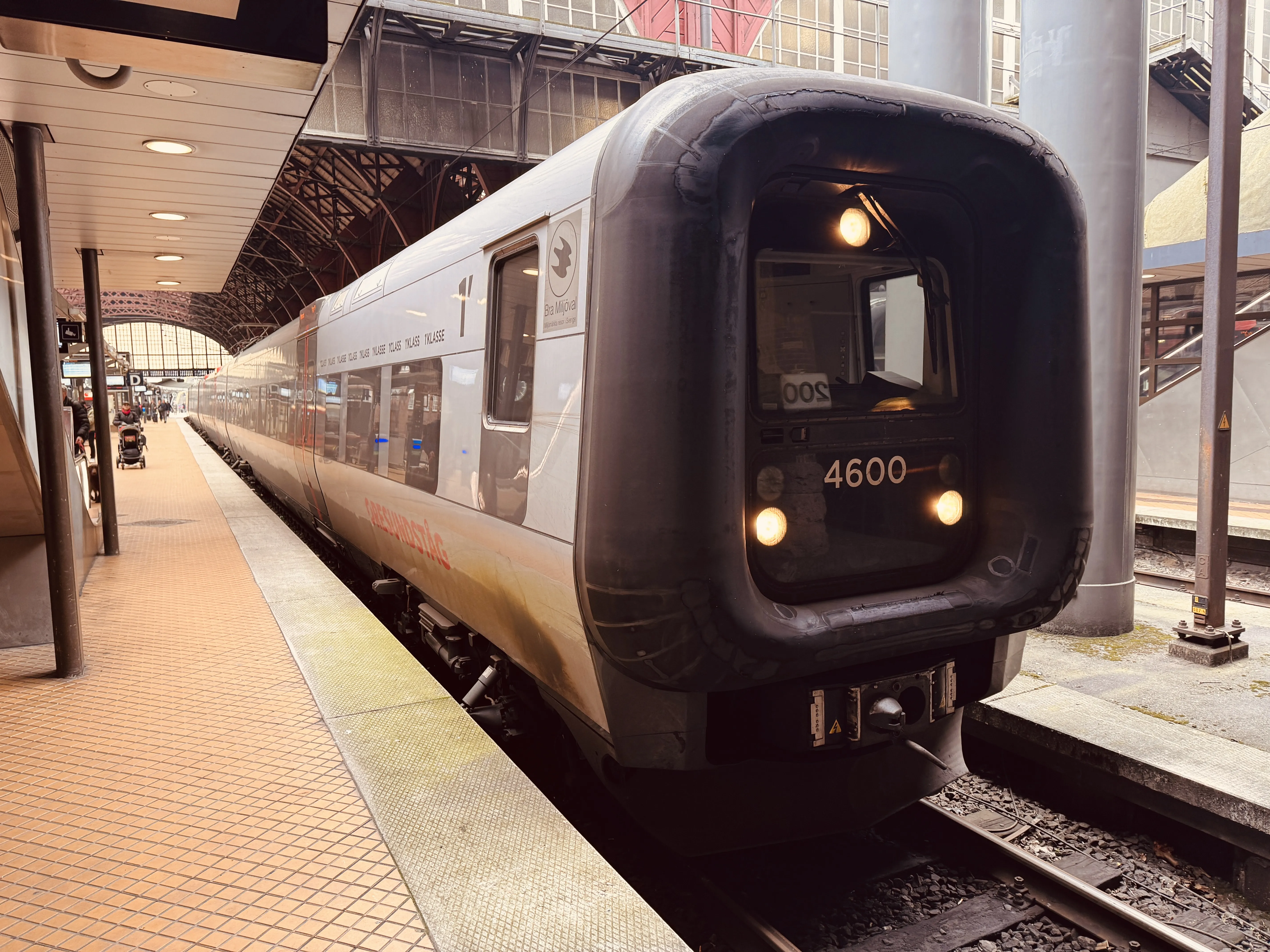 Billede af DSB ET 4400 fotograferet ud for København Hovedbanegård. Billede af DSB ET 4400 fotograferet ud for København Hovedbanegård.