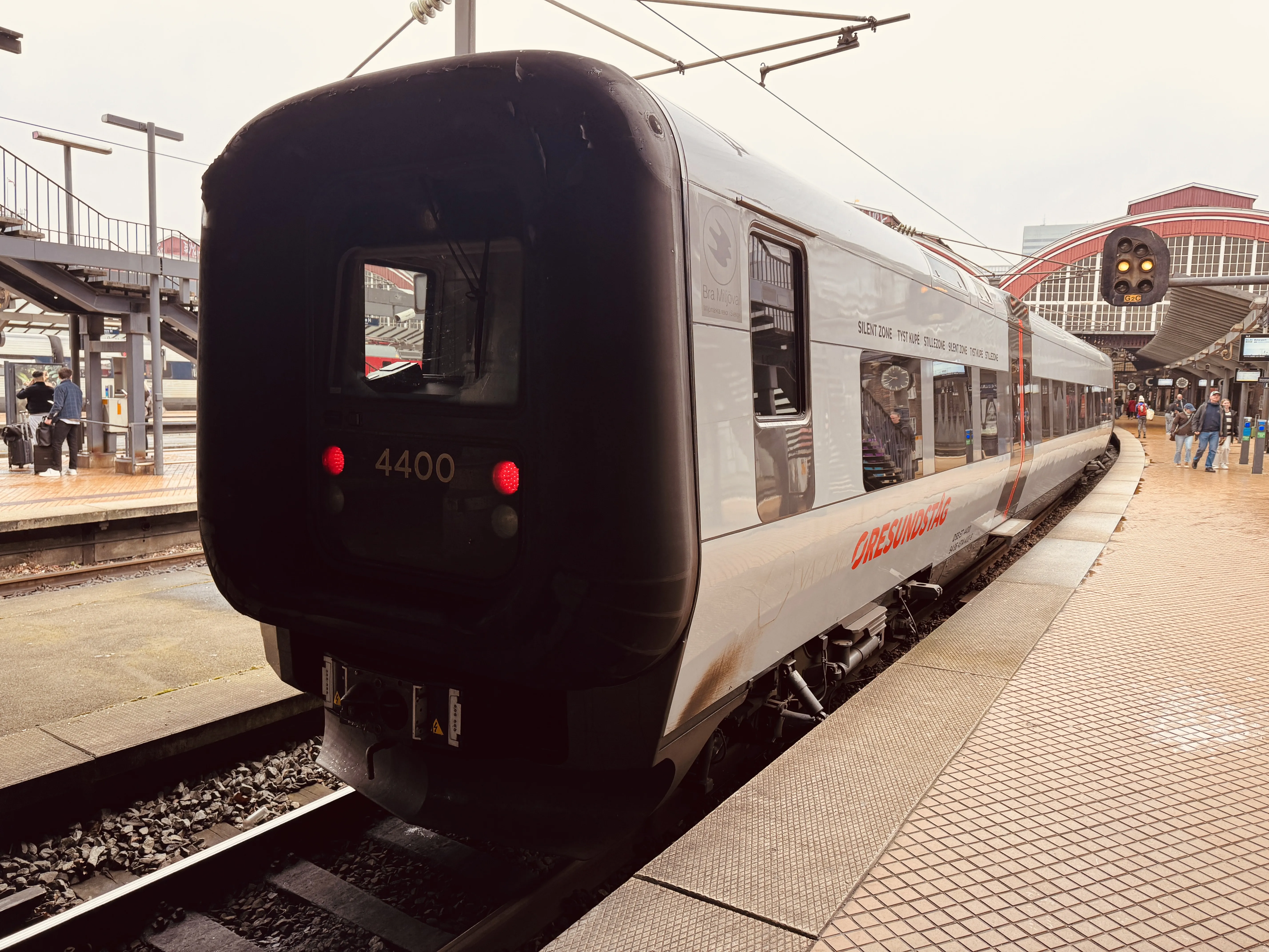 Billede af DSB ET 4400 fotograferet ud for København Hovedbanegård. Billede af DSB ET 4400 fotograferet ud for København Hovedbanegård.