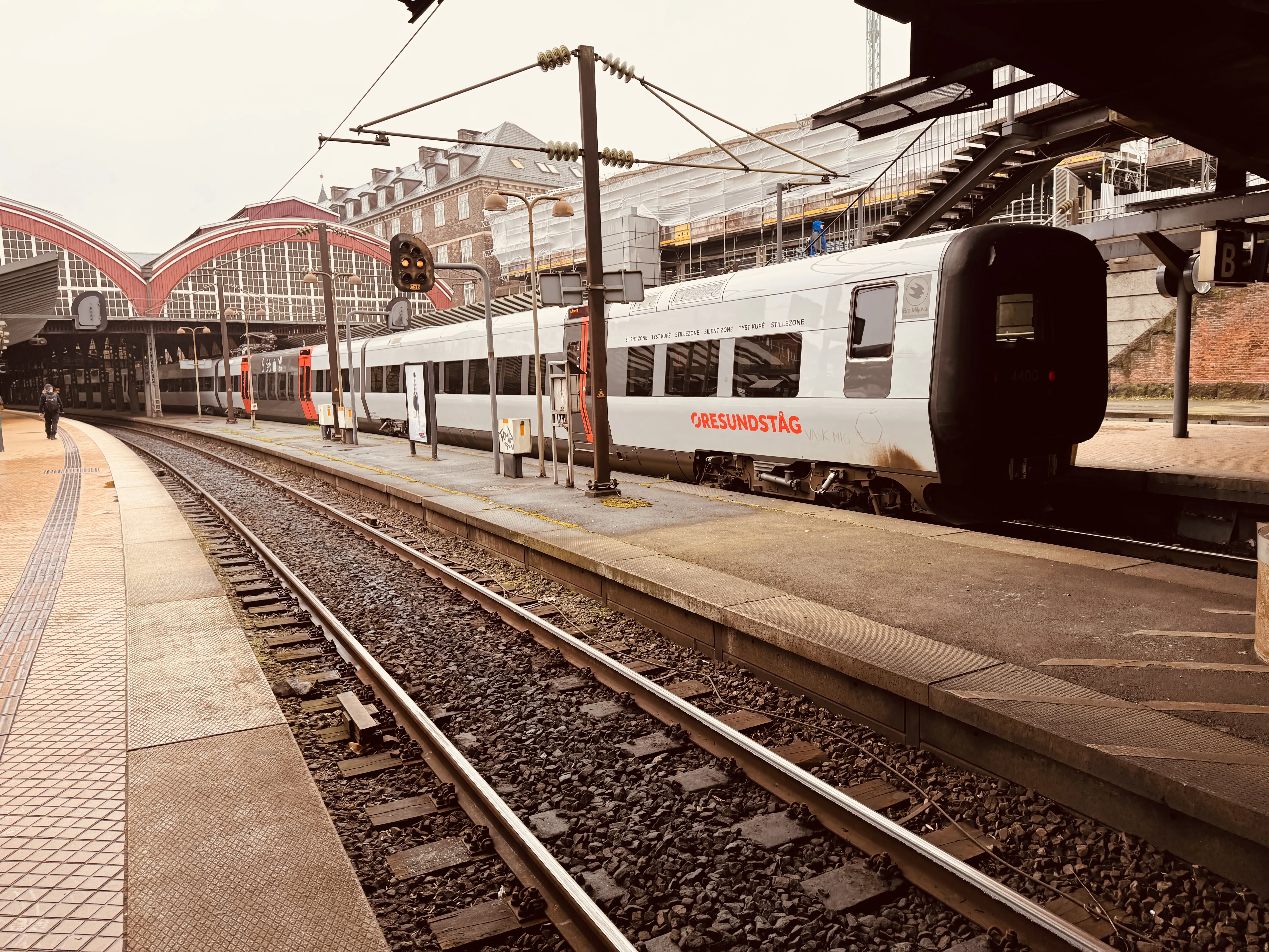 Billede af DSB ET 4400 fotograferet ud for København Hovedbanegård. Billede af DSB ET 4400 fotograferet ud for København Hovedbanegård.
