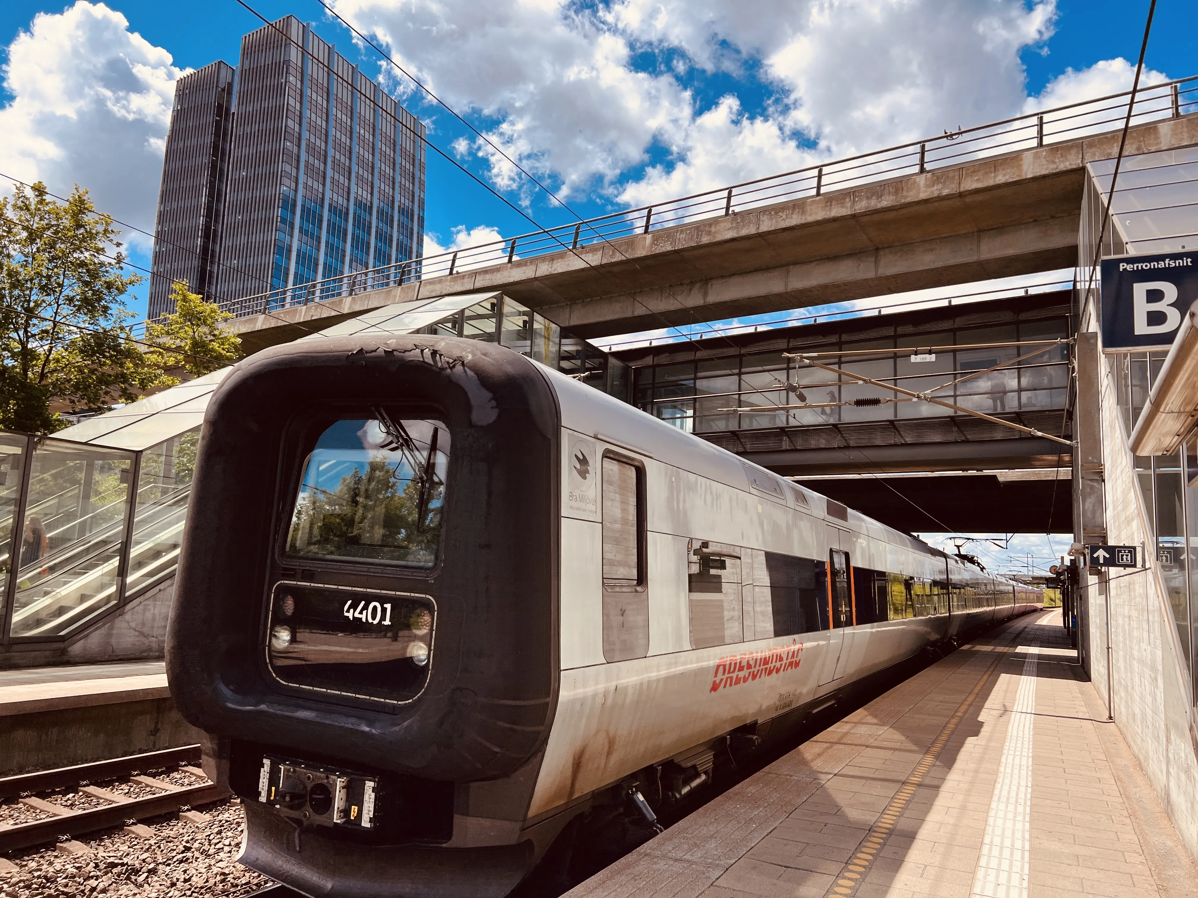 Billede af DSB ET 4401 fotograferet ud for Ørestad Trinbræt. Billede af DSB ET 4401 fotograferet ud for Ørestad Trinbræt.