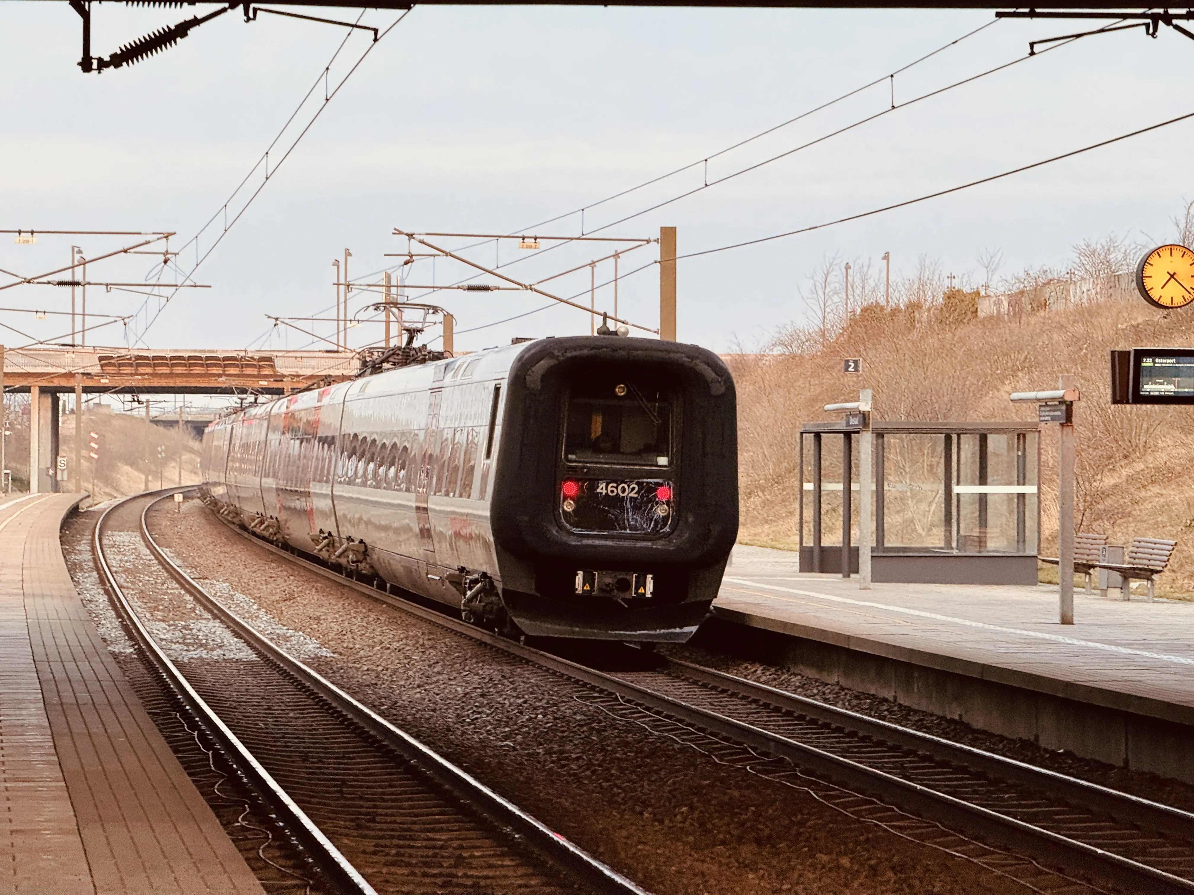 Billede af DSB ET 4402 fotograferet ud for Ørestad Trinbræt. Billede af DSB ET 4402 fotograferet ud for Ørestad Trinbræt.