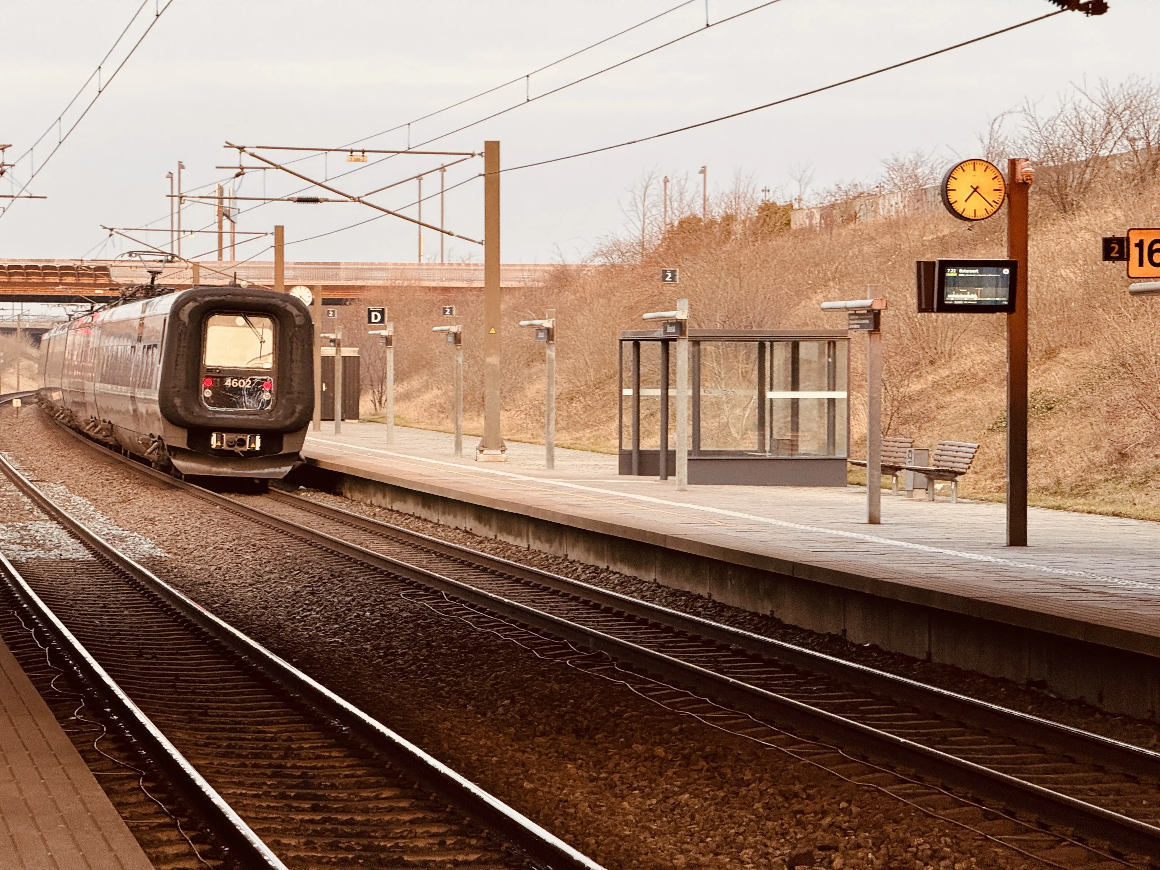 Billede af DSB ET 4402 fotograferet ud for Ørestad Trinbræt. Billede af DSB ET 4402 fotograferet ud for Ørestad Trinbræt.