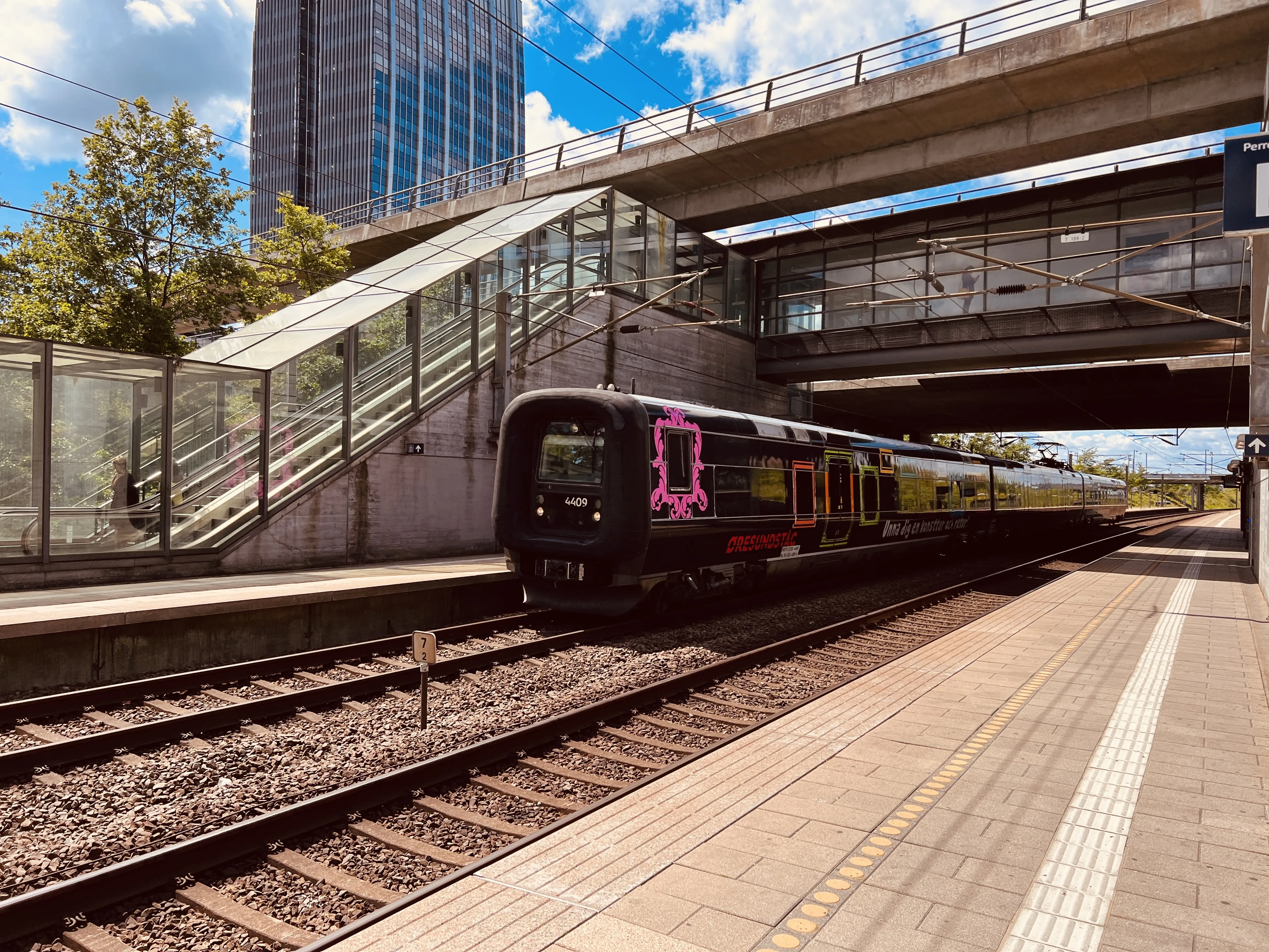 Billede af DSB ET 4409 fotograferet ud for Ørestad Trinbræt. Billede af DSB ET 4409 fotograferet ud for Ørestad Trinbræt.