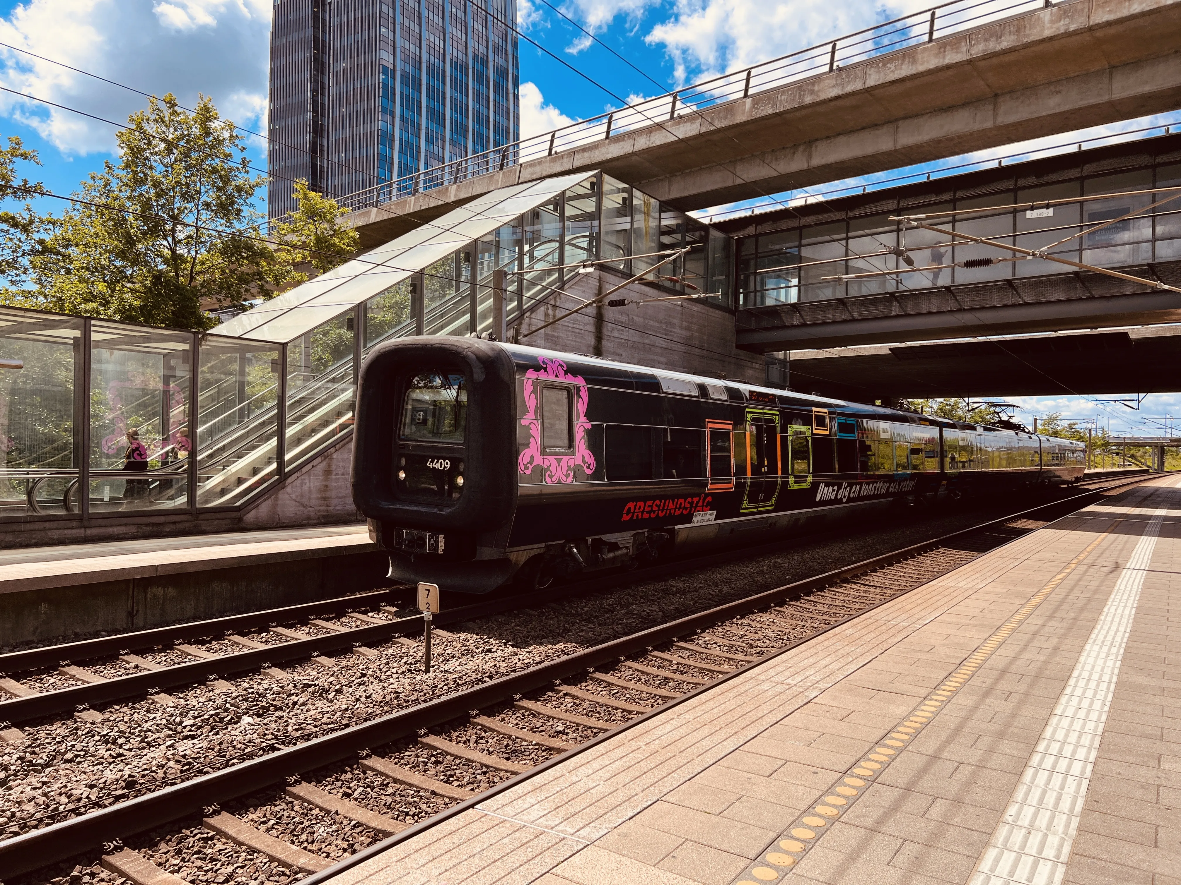 Billede af DSB ET 4409 fotograferet ud for Ørestad Trinbræt. Billede af DSB ET 4409 fotograferet ud for Ørestad Trinbræt.