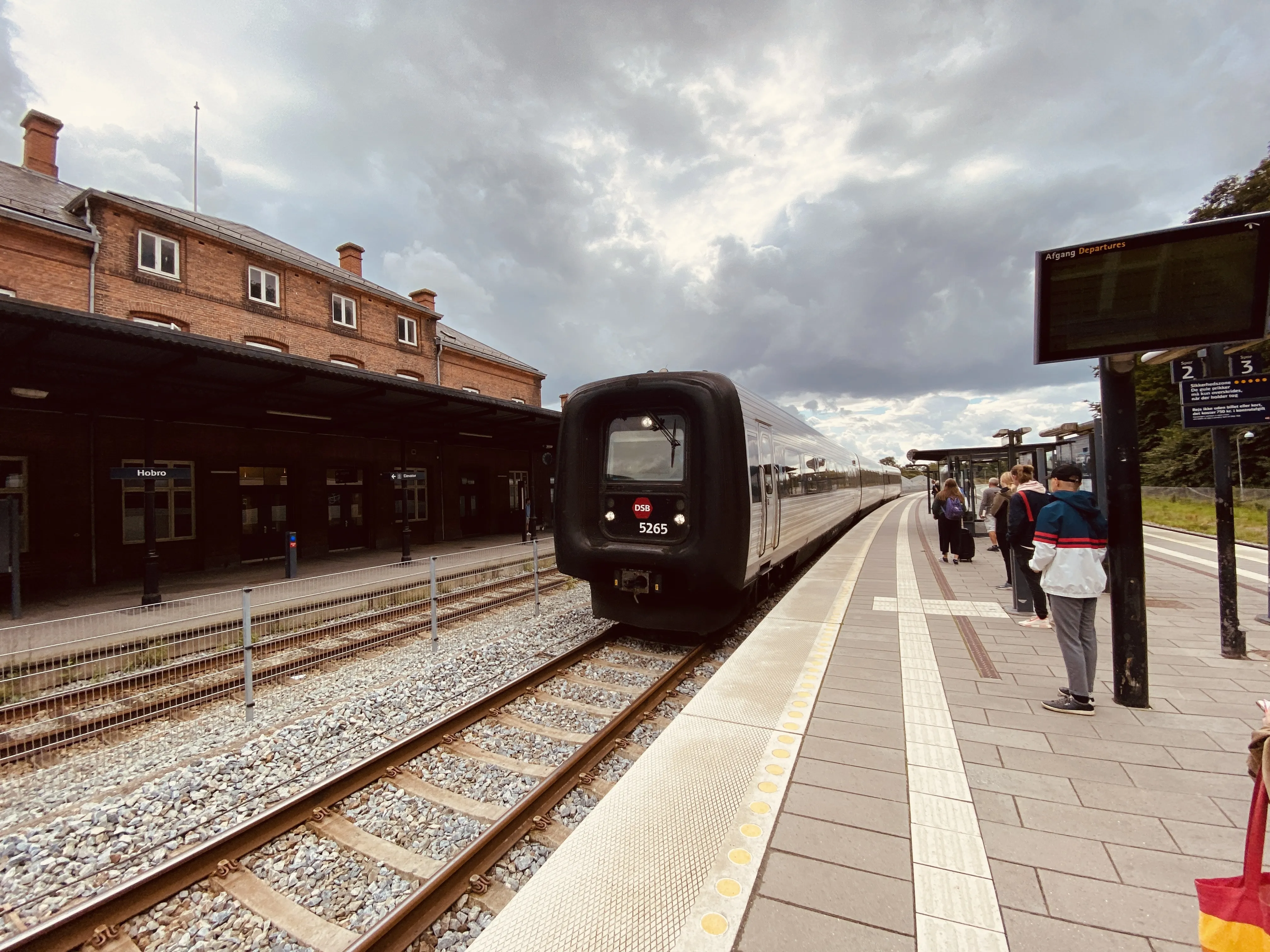 Billede af DSB MF 5065 fotograferet ud for Hobro Station. Billede af DSB MF 5065 fotograferet ud for Hobro Station.