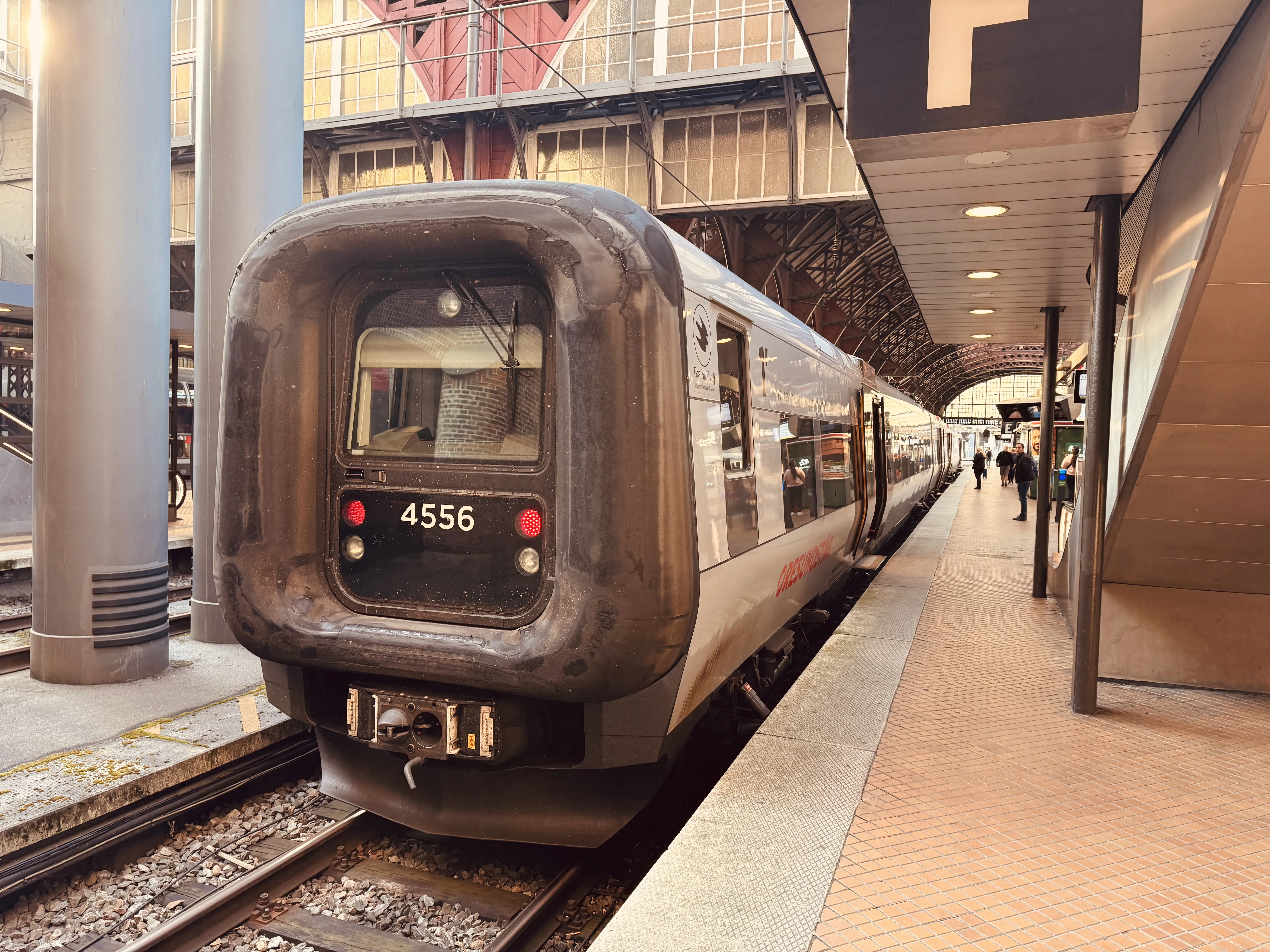 Billede af DSB ET 4356 fotograferet ud for København Hovedbanegård. Billede af DSB ET 4356 fotograferet ud for København Hovedbanegård.
