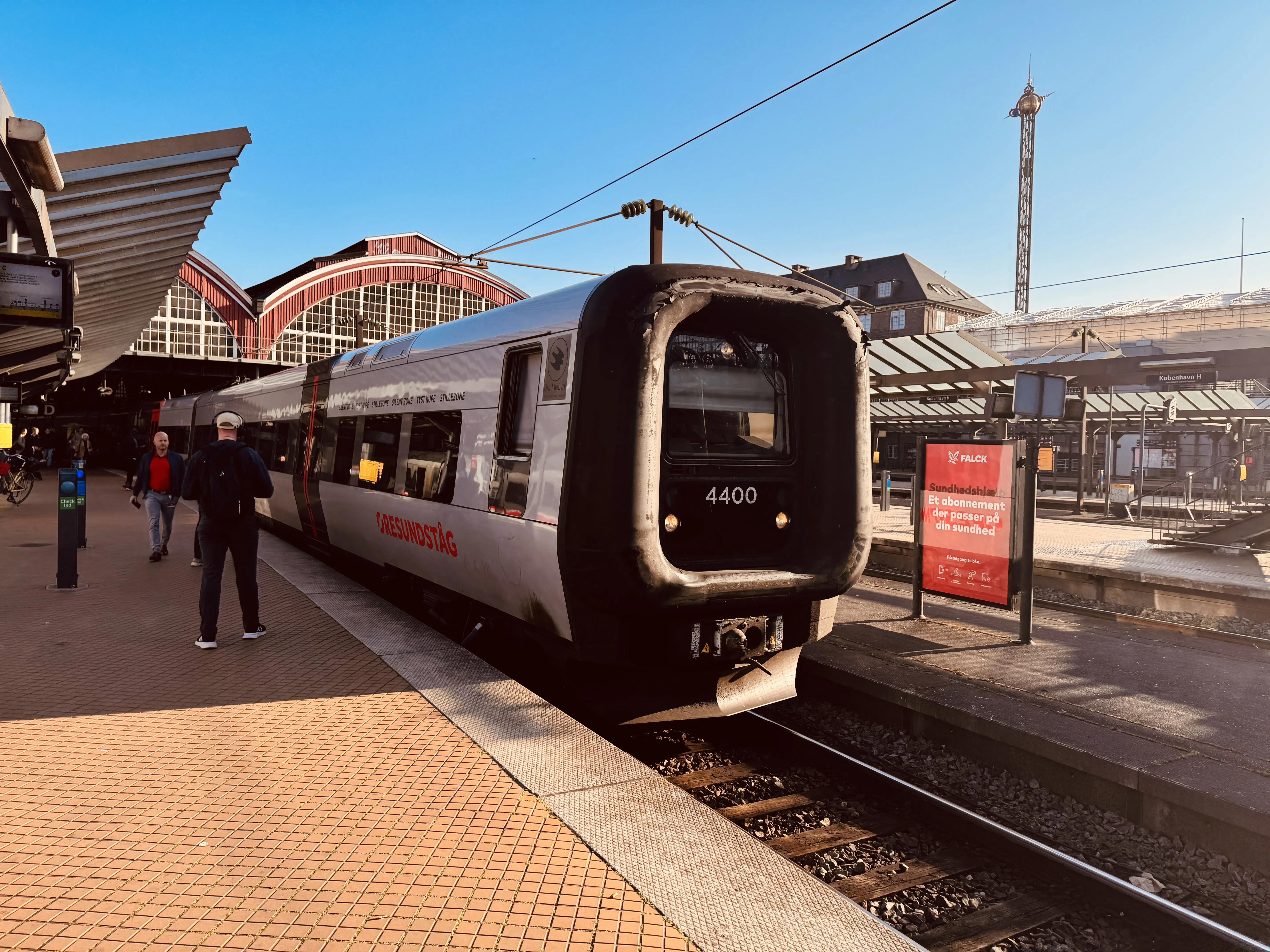 Billede af DSB ET 4400 fotograferet ud for København Hovedbanegård. Billede af DSB ET 4400 fotograferet ud for København Hovedbanegård.