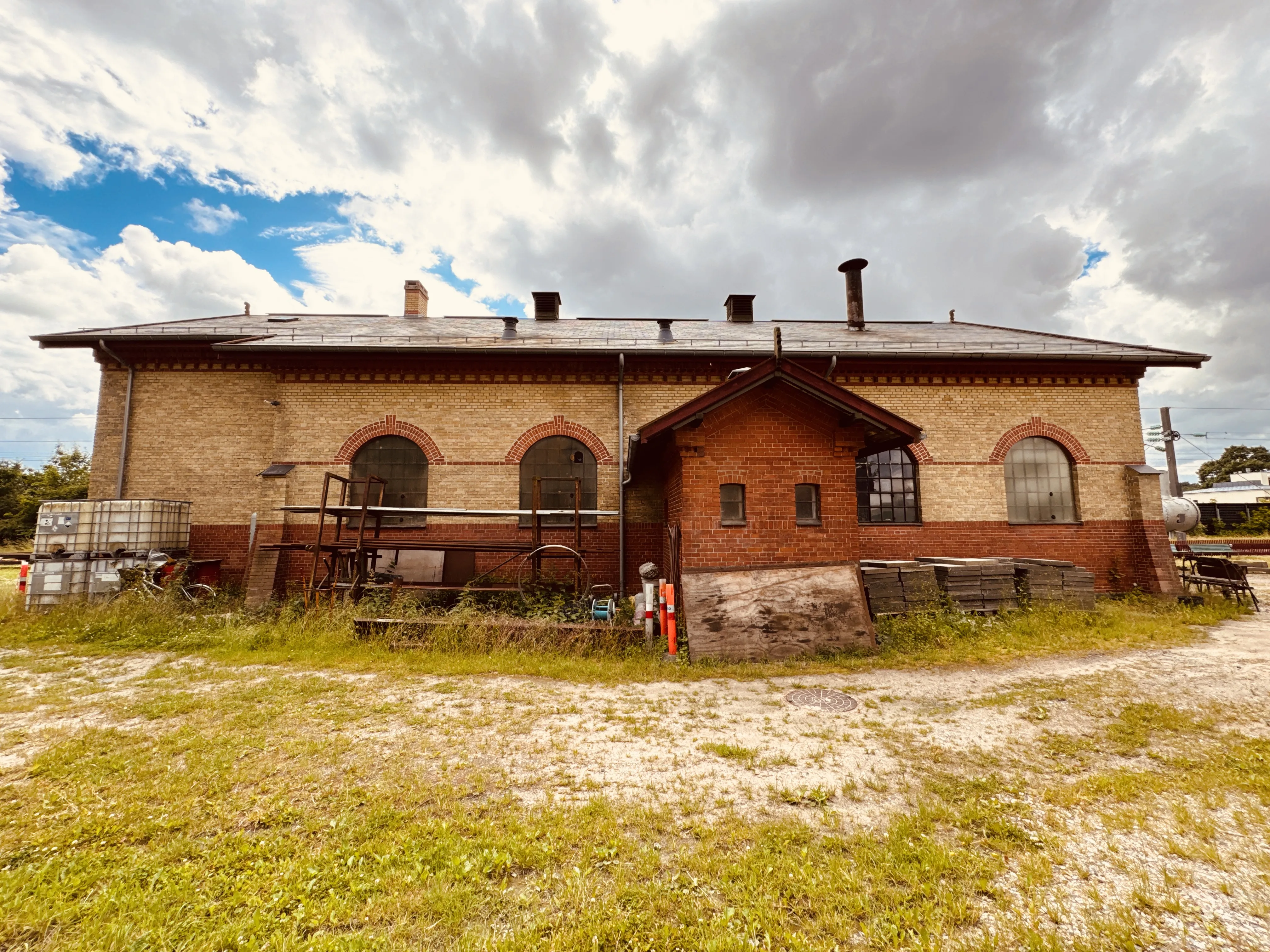 Billede af Rungsted Kyst Stations remise. Billede af Rungsted Kyst Stations remise.