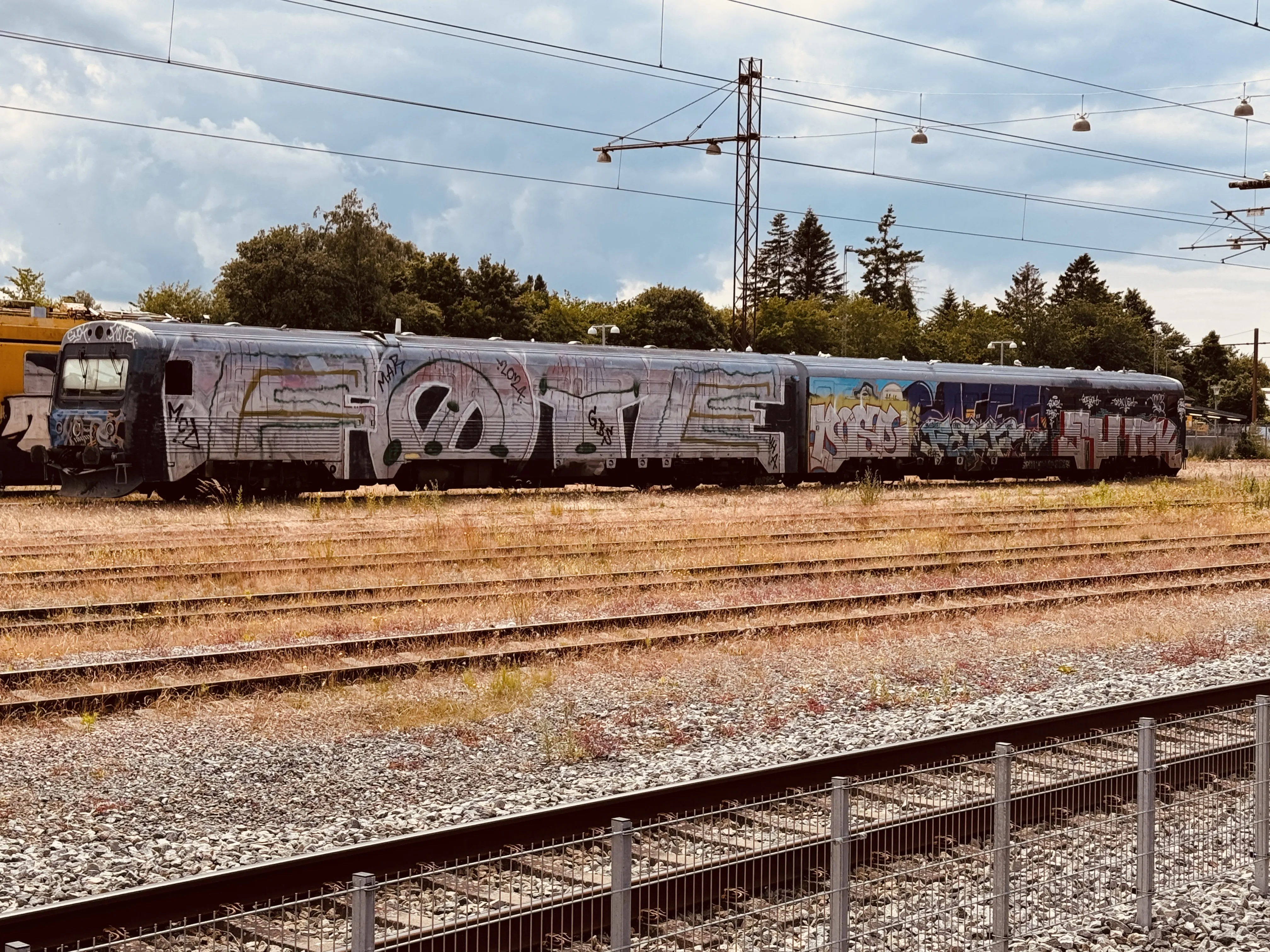 Billede af CRSA MRD 4282, tidligere DSB MRD 4282 fotograferet ud for Ringsted Station. Billede af CRSA MRD 4282, tidligere DSB MRD 4282 fotograferet ud for Ringsted Station.