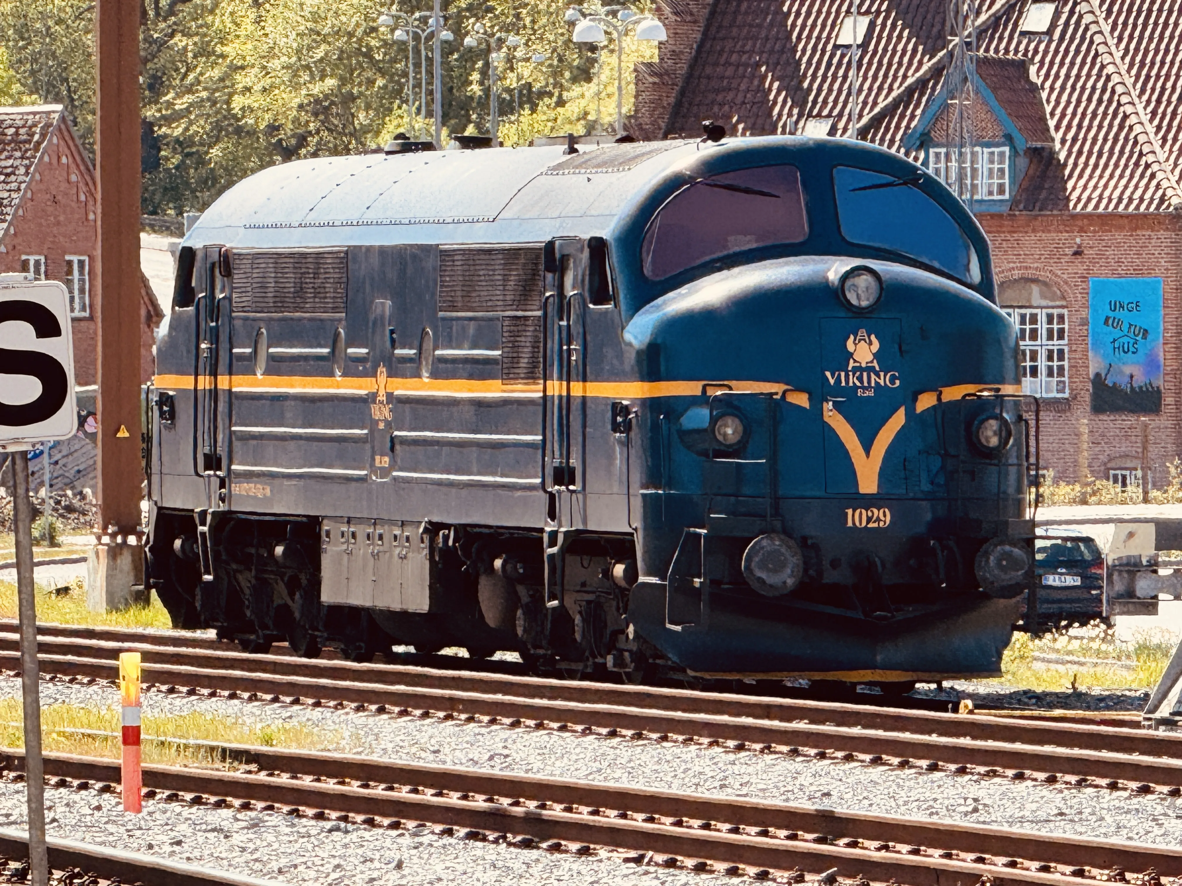 Billede af VIK MX 1029, tidligere DSB MX 1029 fotograferet ud for Vejle Station. Billede af VIK MX 1029, tidligere DSB MX 1029 fotograferet ud for Vejle Station.