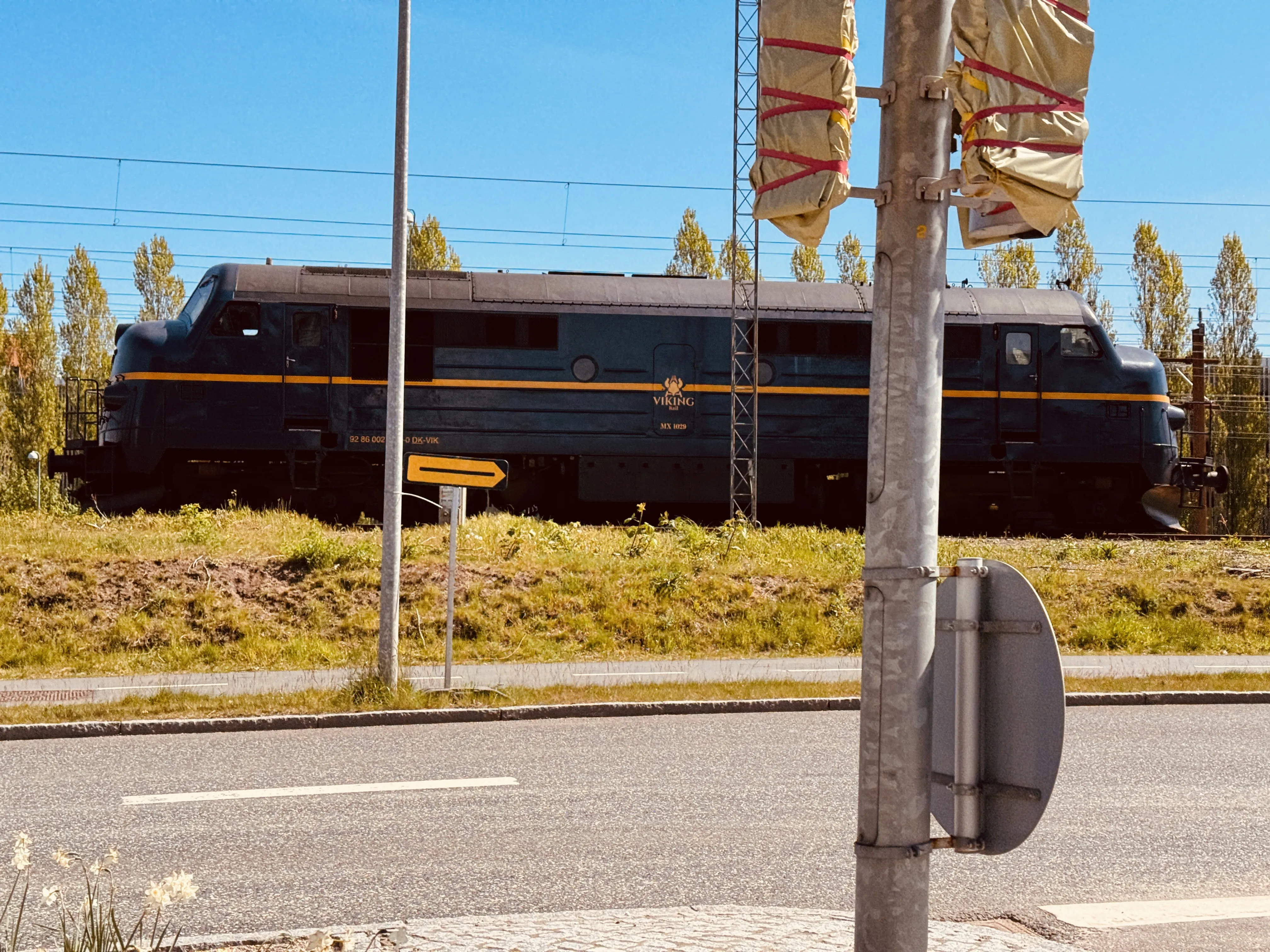 Billede af VIK MX 1029, tidligere DSB MX 1029 fotograferet ud for Vejle Station. Billede af VIK MX 1029, tidligere DSB MX 1029 fotograferet ud for Vejle Station.