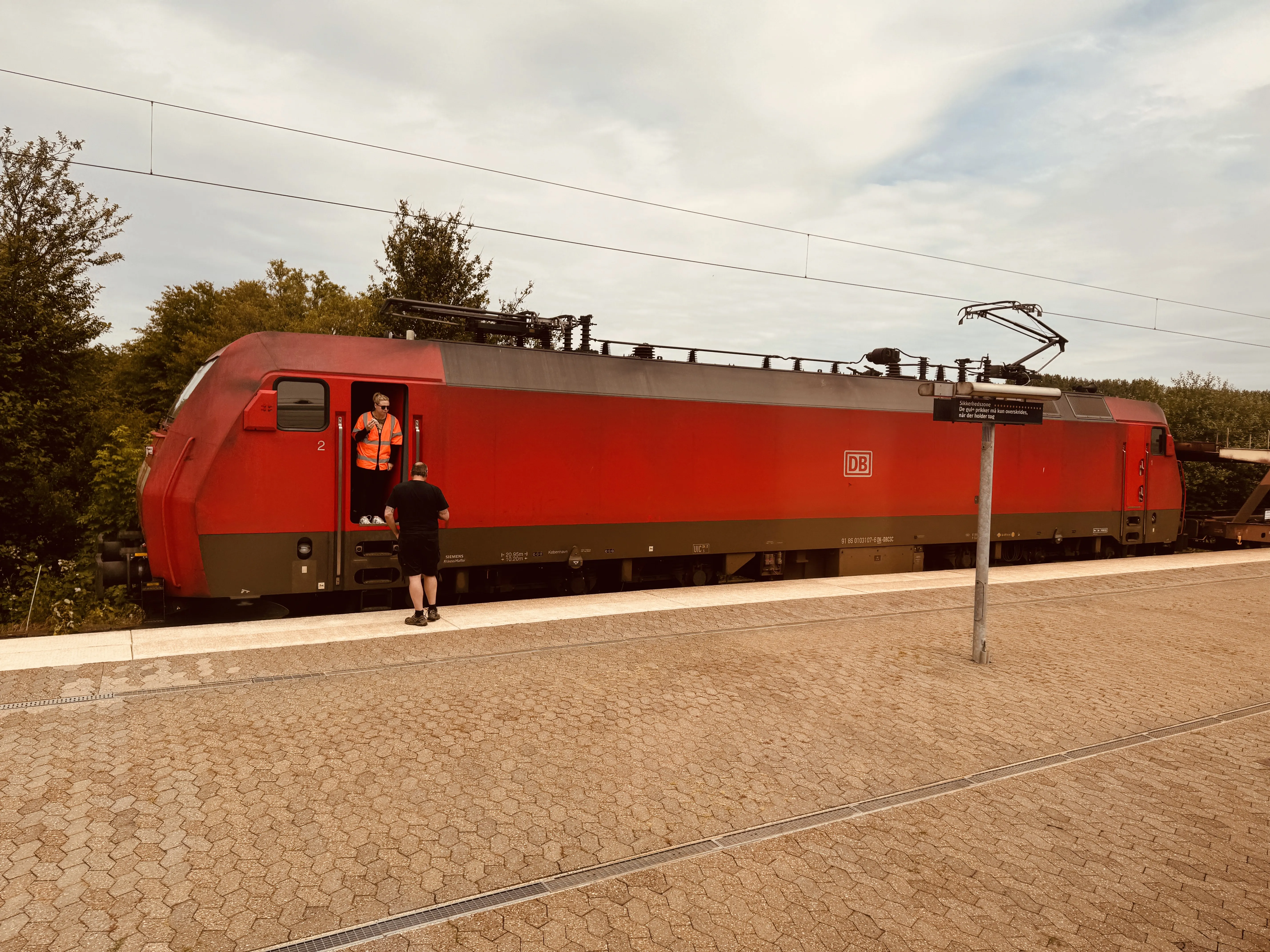 Billede af DBCSC EG 3107, tidligere DSB EG 3107 fotograferet ud for Nyborg Station. Billede af DBCSC EG 3107, tidligere DSB EG 3107 fotograferet ud for Nyborg Station.