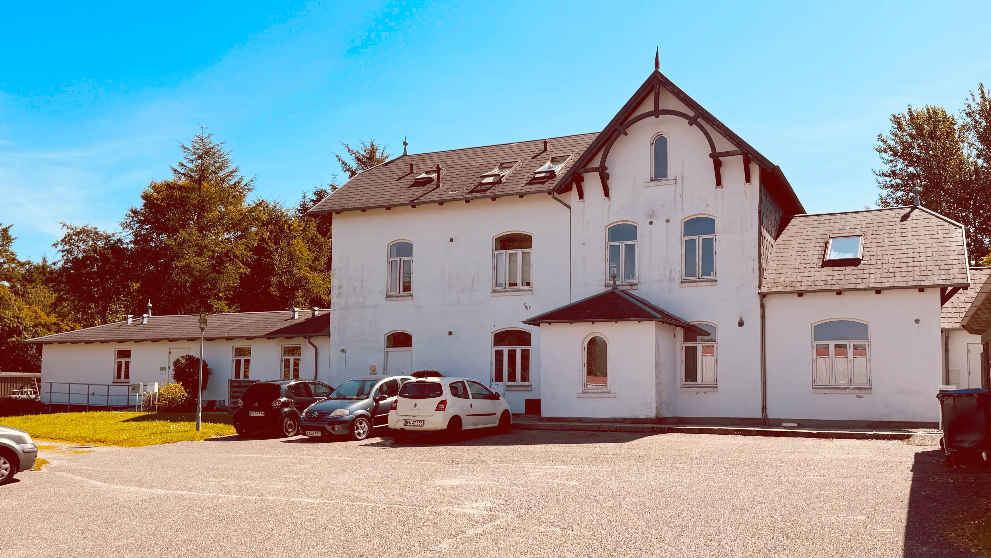 Billede af Sommersted Amtsbanegård. Billede af Sommersted Amtsbanegård.
