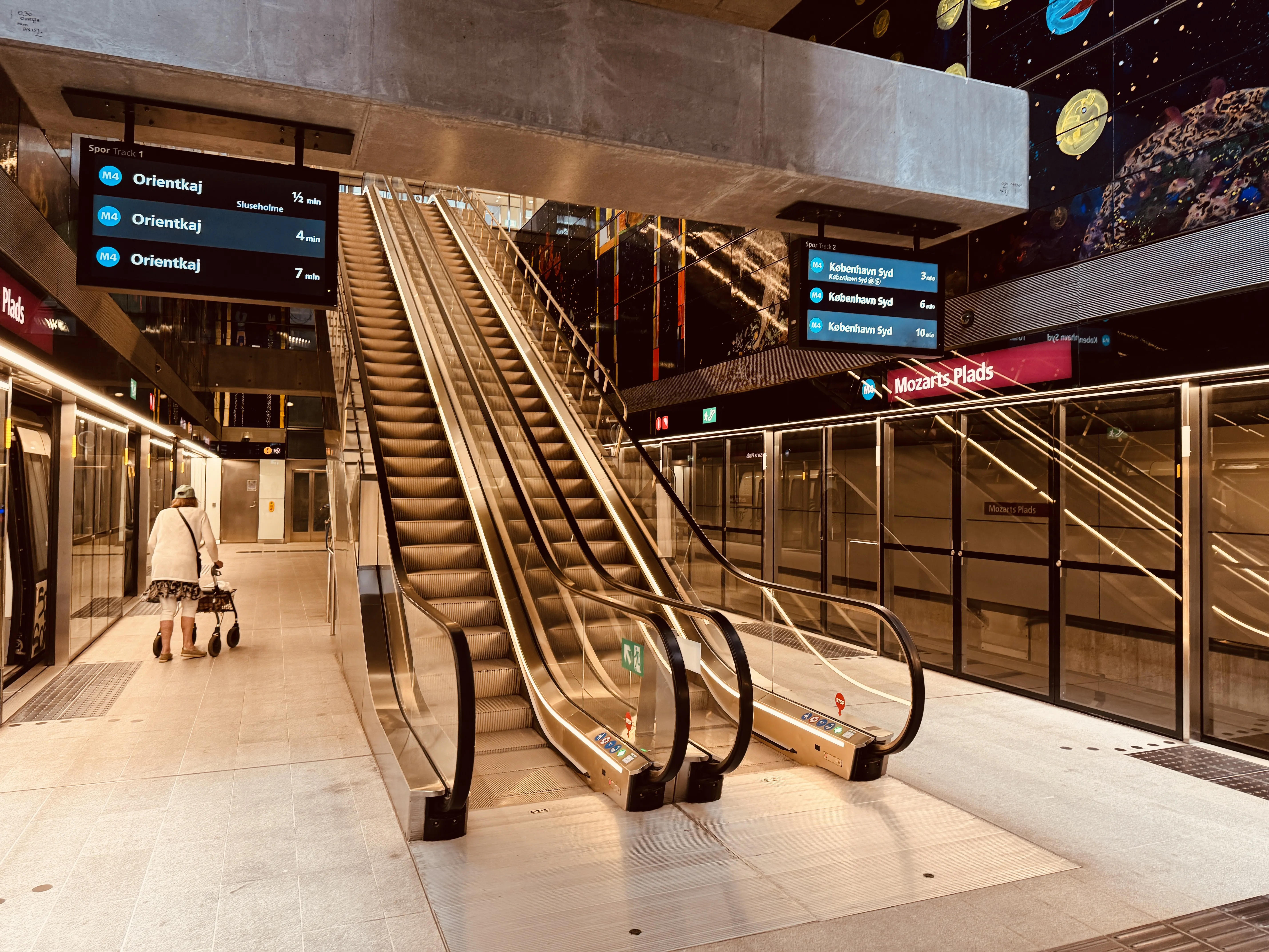 Billede af Mozarts Plads Metrostation. Billede af Mozarts Plads Metrostation.