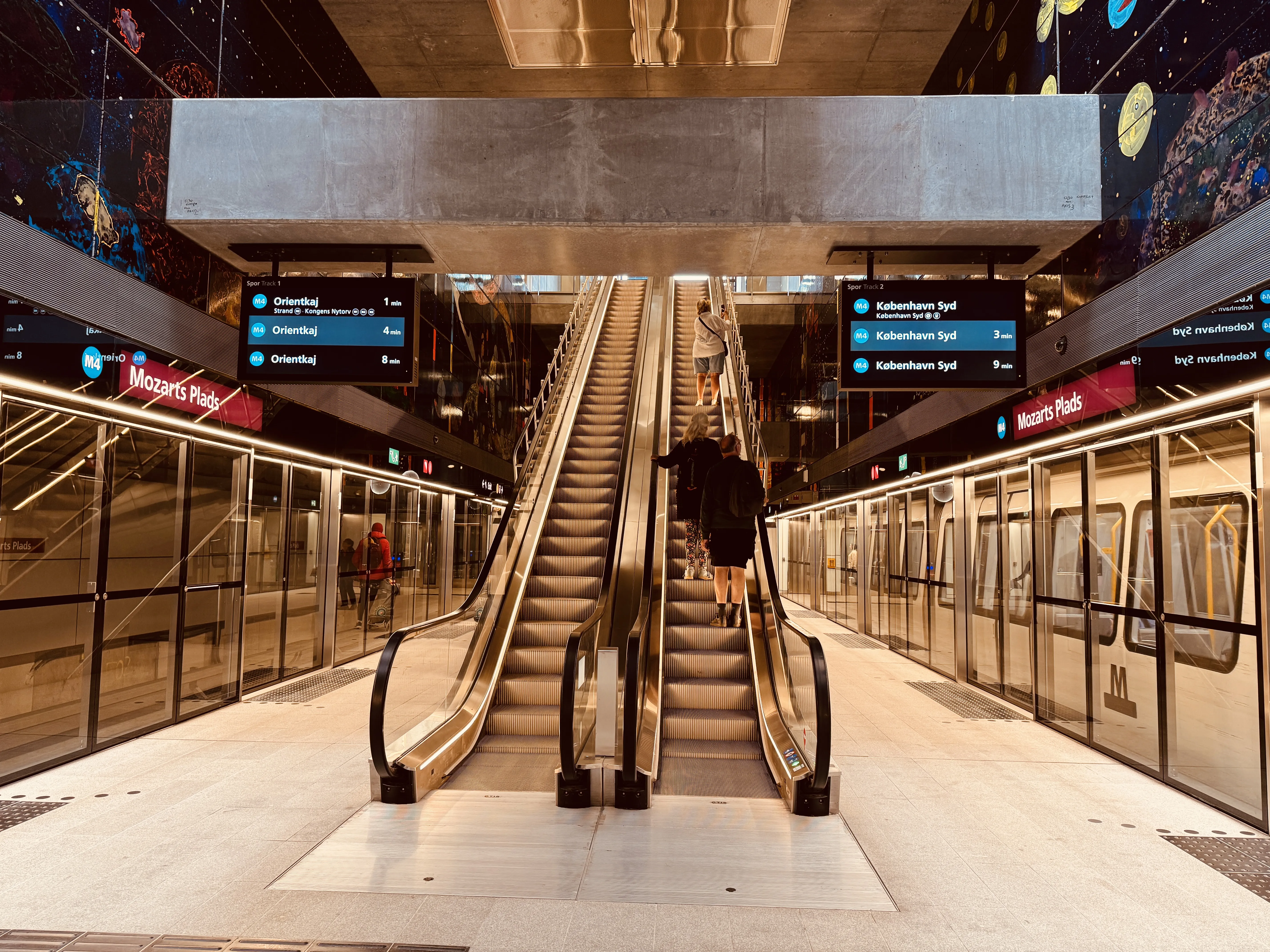 Billede af Mozarts Plads Metrostation. Billede af Mozarts Plads Metrostation.
