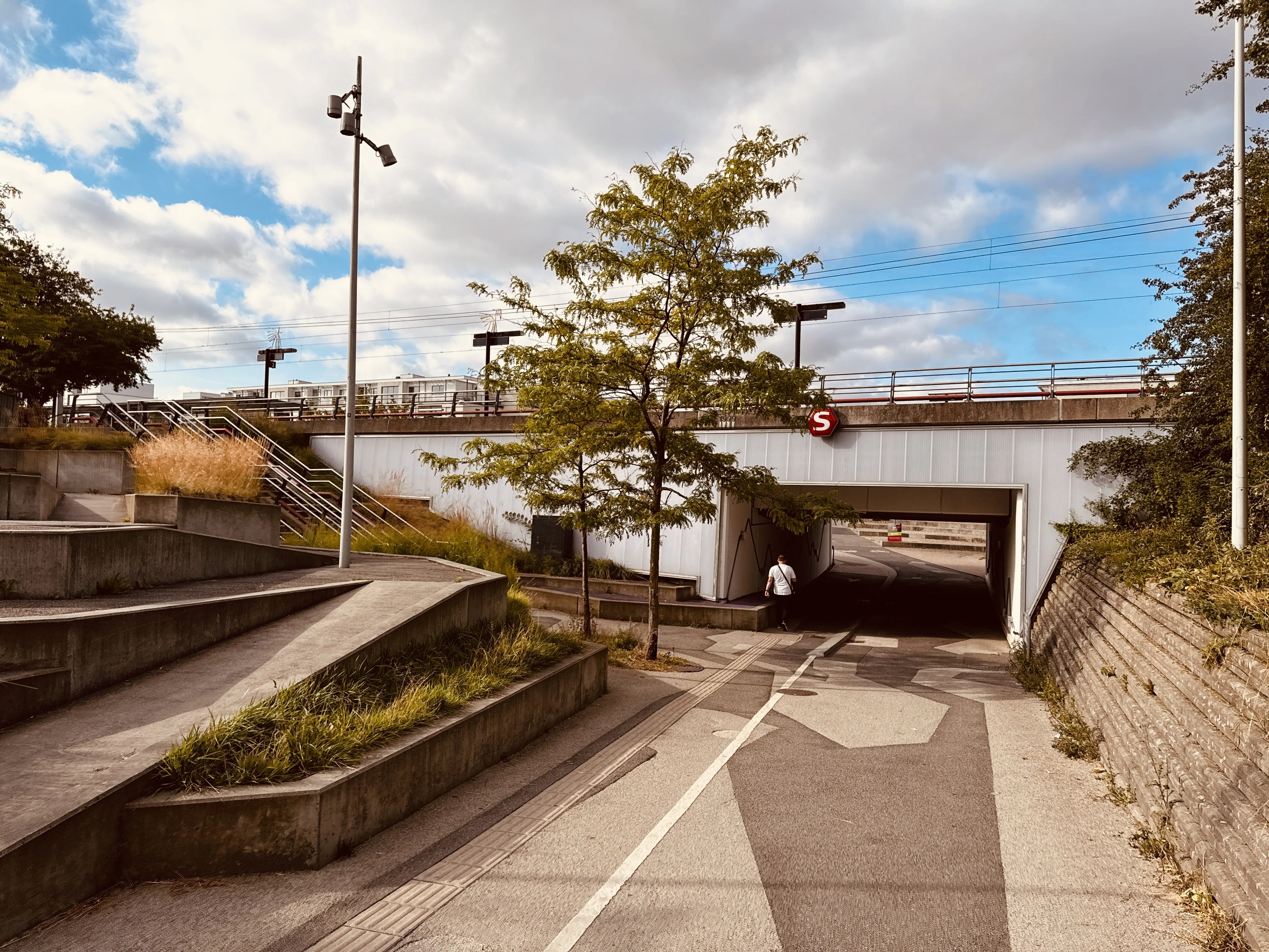 Billede af gangtunnellen ved Måløv Station. Billede af gangtunnellen ved Måløv Station.