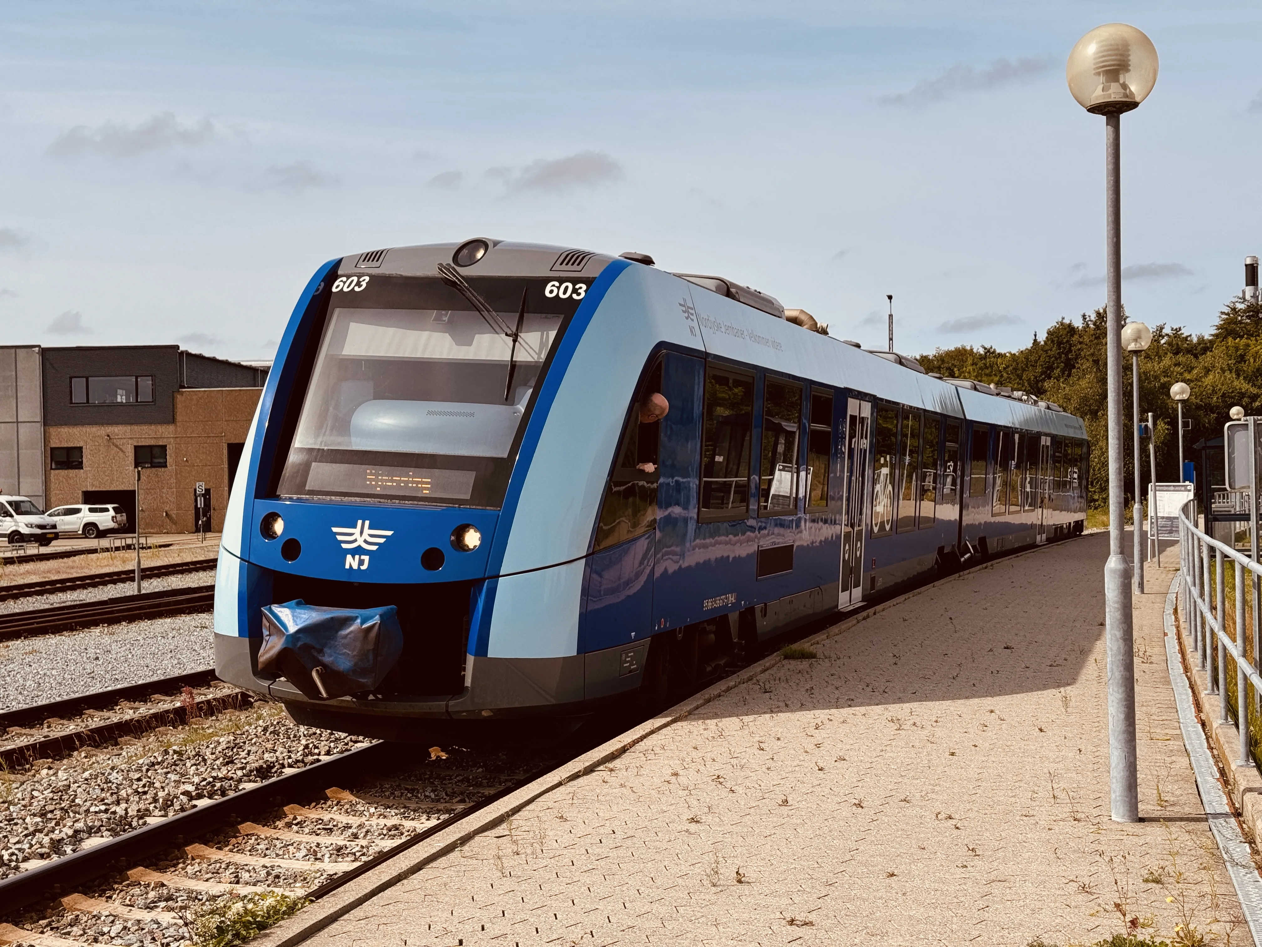 Billede af NJJ LM 603 fotograferet ud for Kvægtorvet Trinbræt. Billede af NJJ LM 603 fotograferet ud for Kvægtorvet Trinbræt.