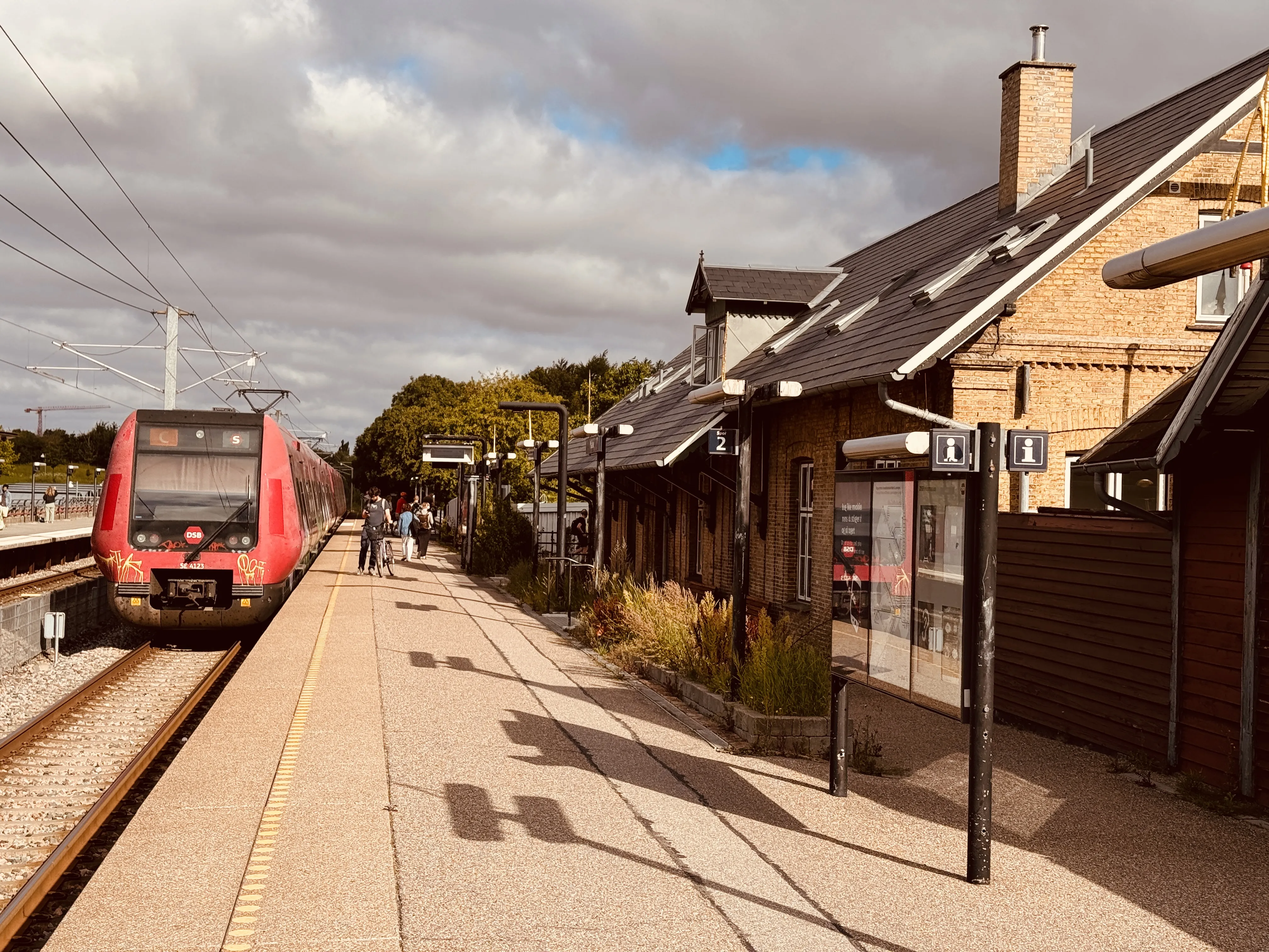 Billede af DSB SE 4123 fotograferet ud for Måløv Station. Billede af DSB SE 4123 fotograferet ud for Måløv Station.