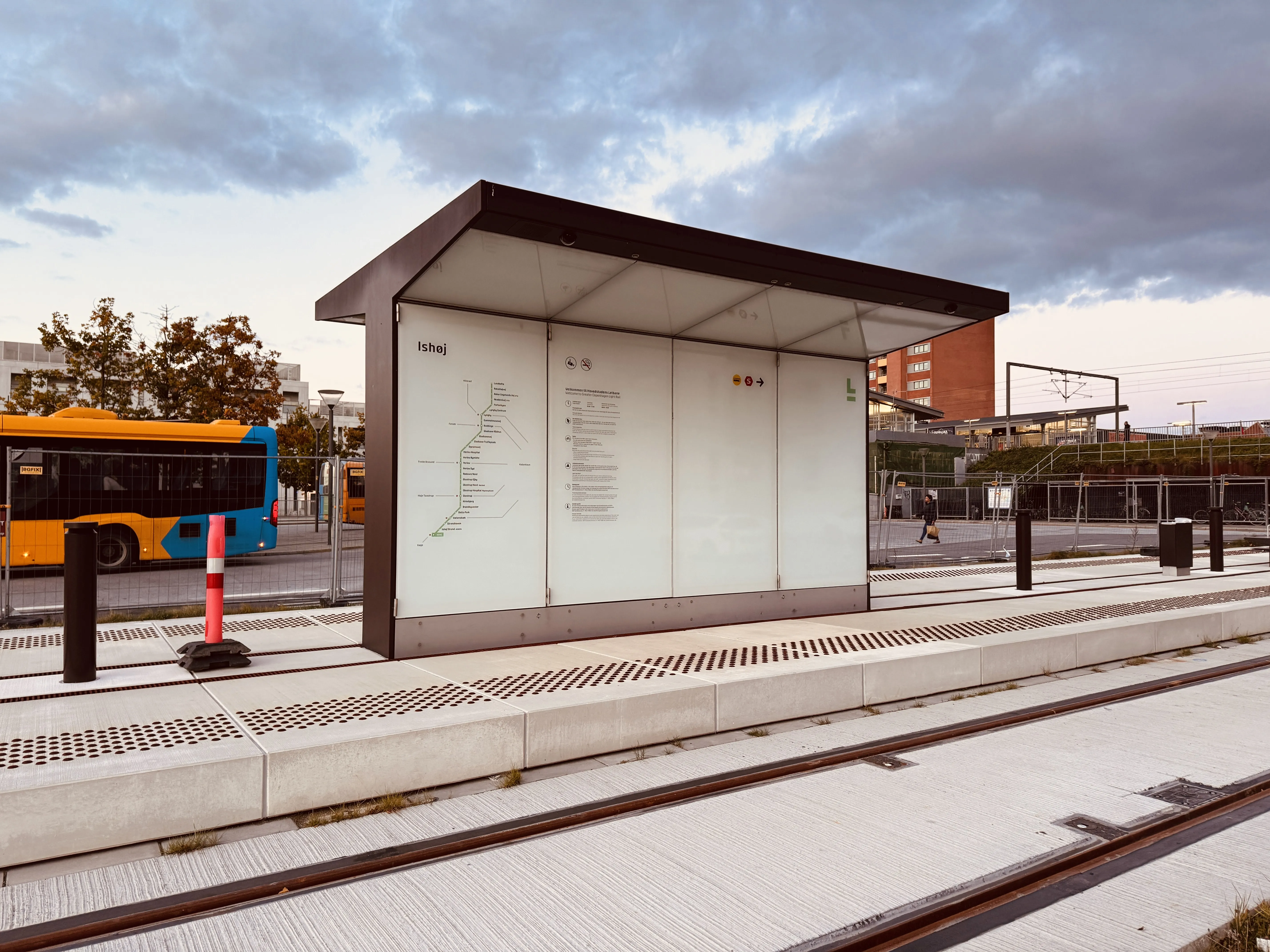Billede af Ishøj Station Letbanestation, som her er under opførelse. Billede af Ishøj Station Letbanestation, som her er under opførelse.