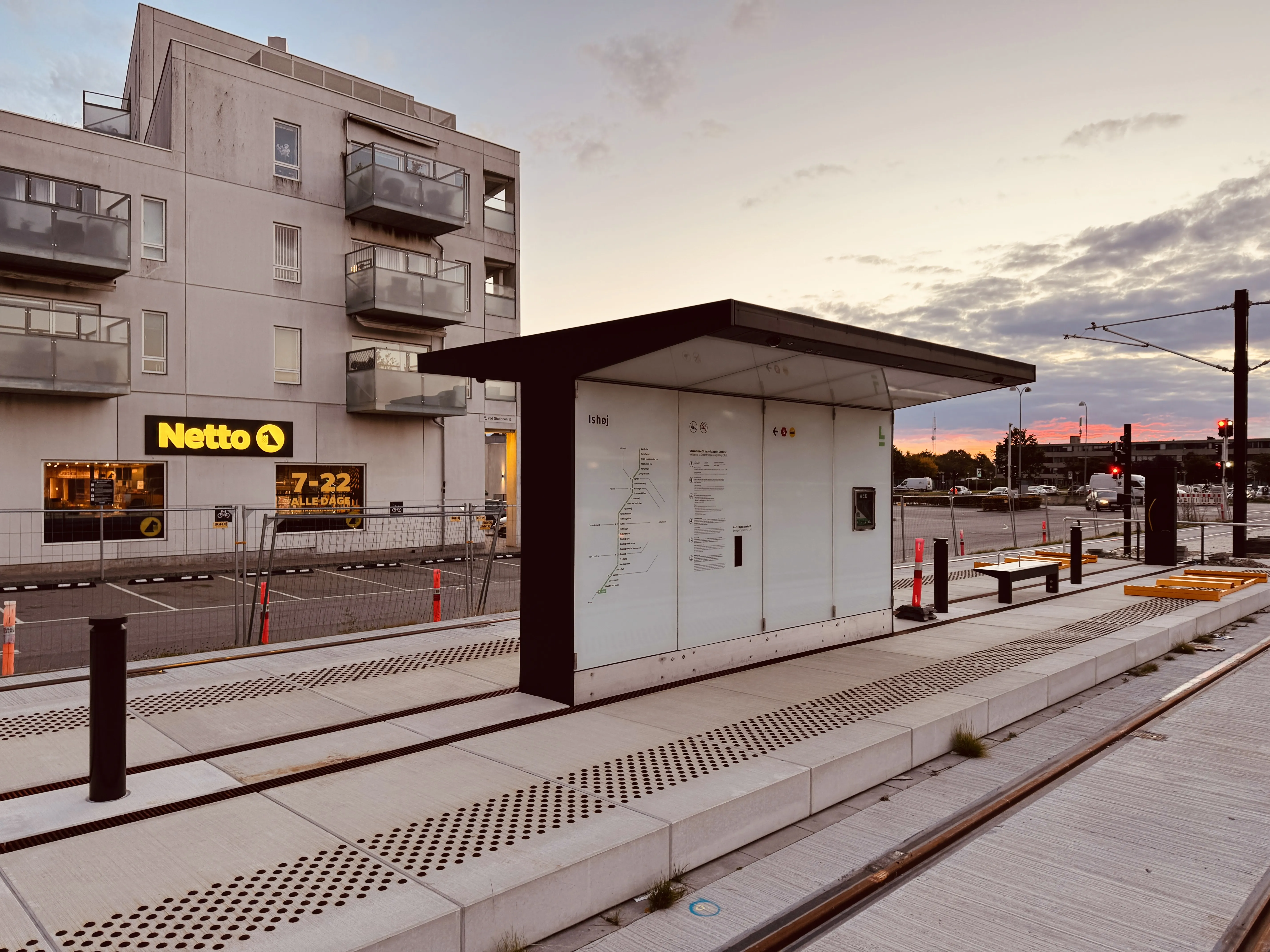 Billede af Ishøj Station Letbanestation, som her er under opførelse. Billede af Ishøj Station Letbanestation, som her er under opførelse.