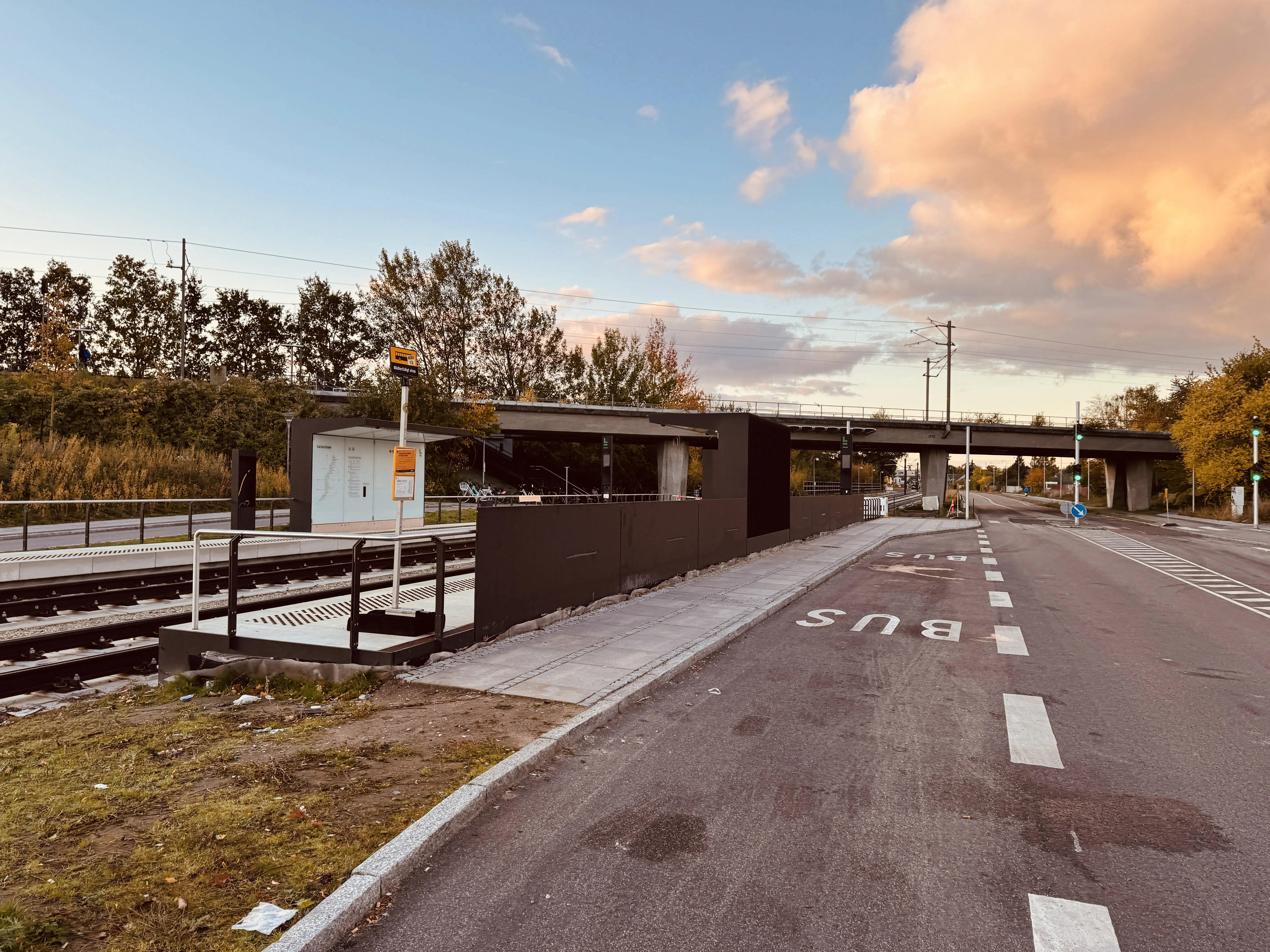 Billede af Vallensbæk Station Letbanestation. Billede af Vallensbæk Station Letbanestation.