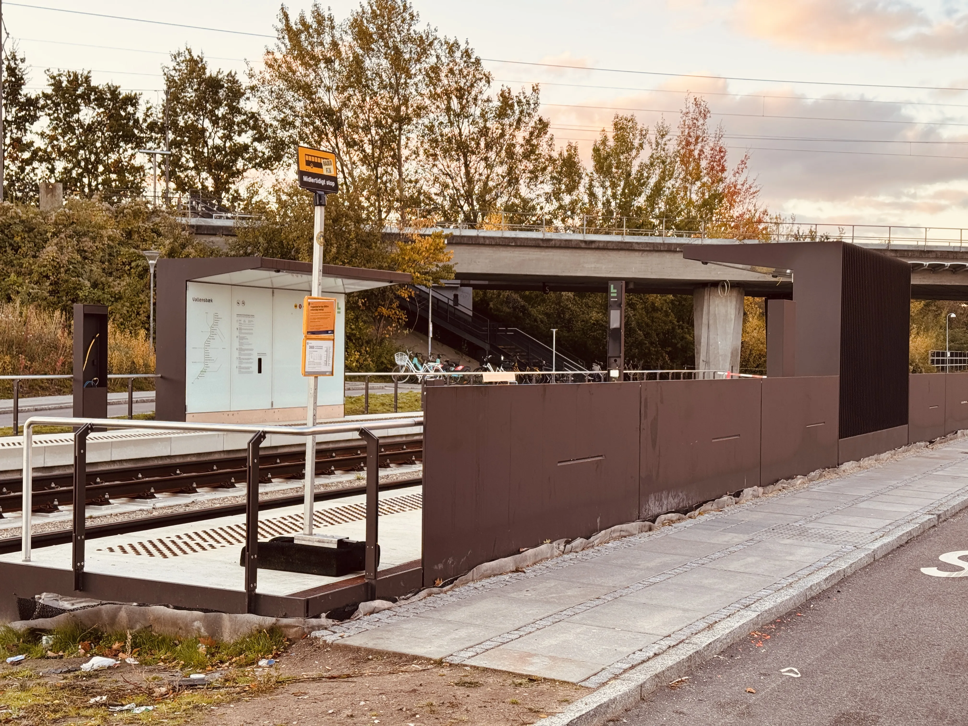 Billede af Vallensbæk Station Letbanestation. Billede af Vallensbæk Station Letbanestation.