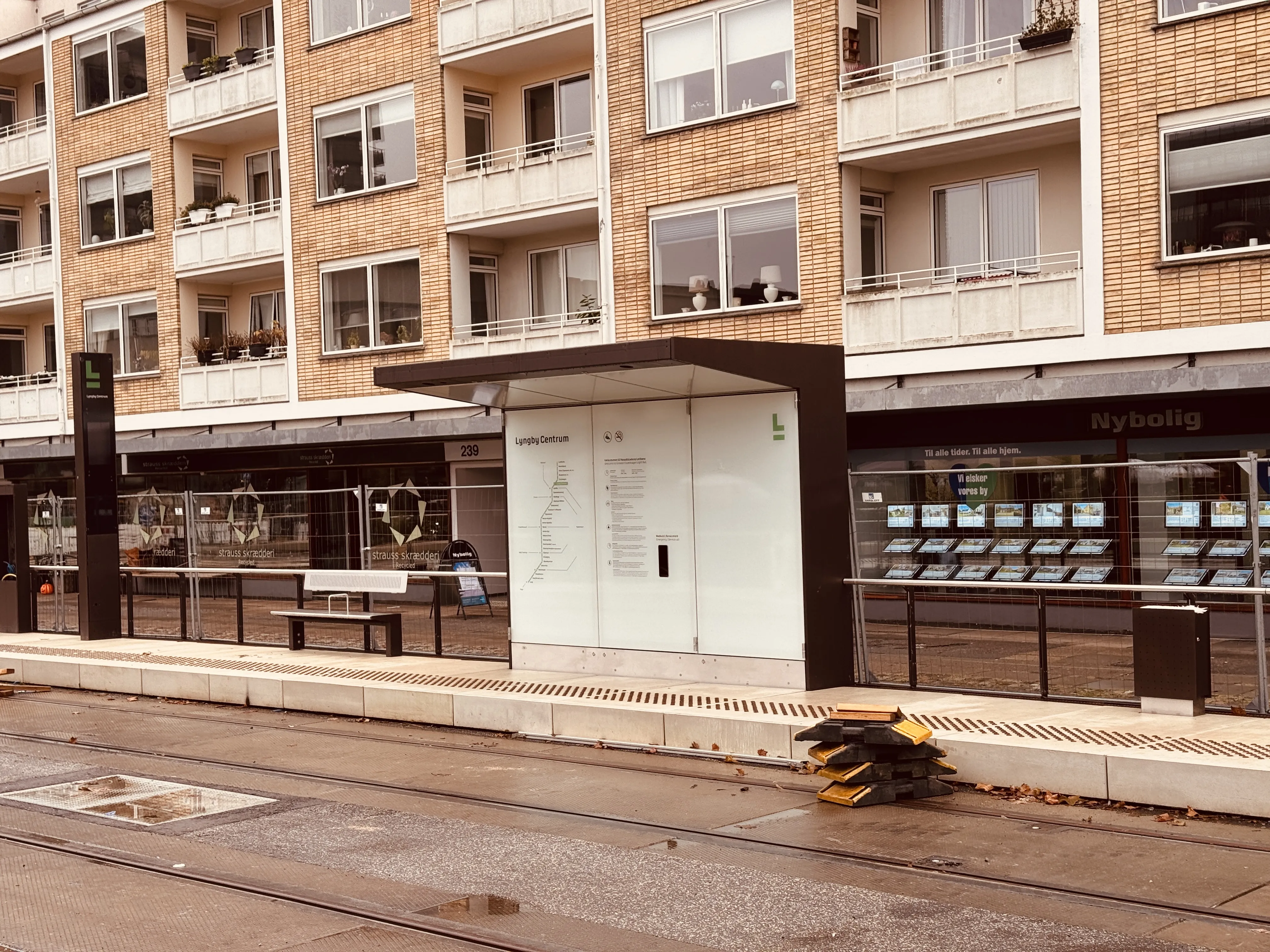Billede af Lyngby Centrum Letbanestation. Billede af Lyngby Centrum Letbanestation.