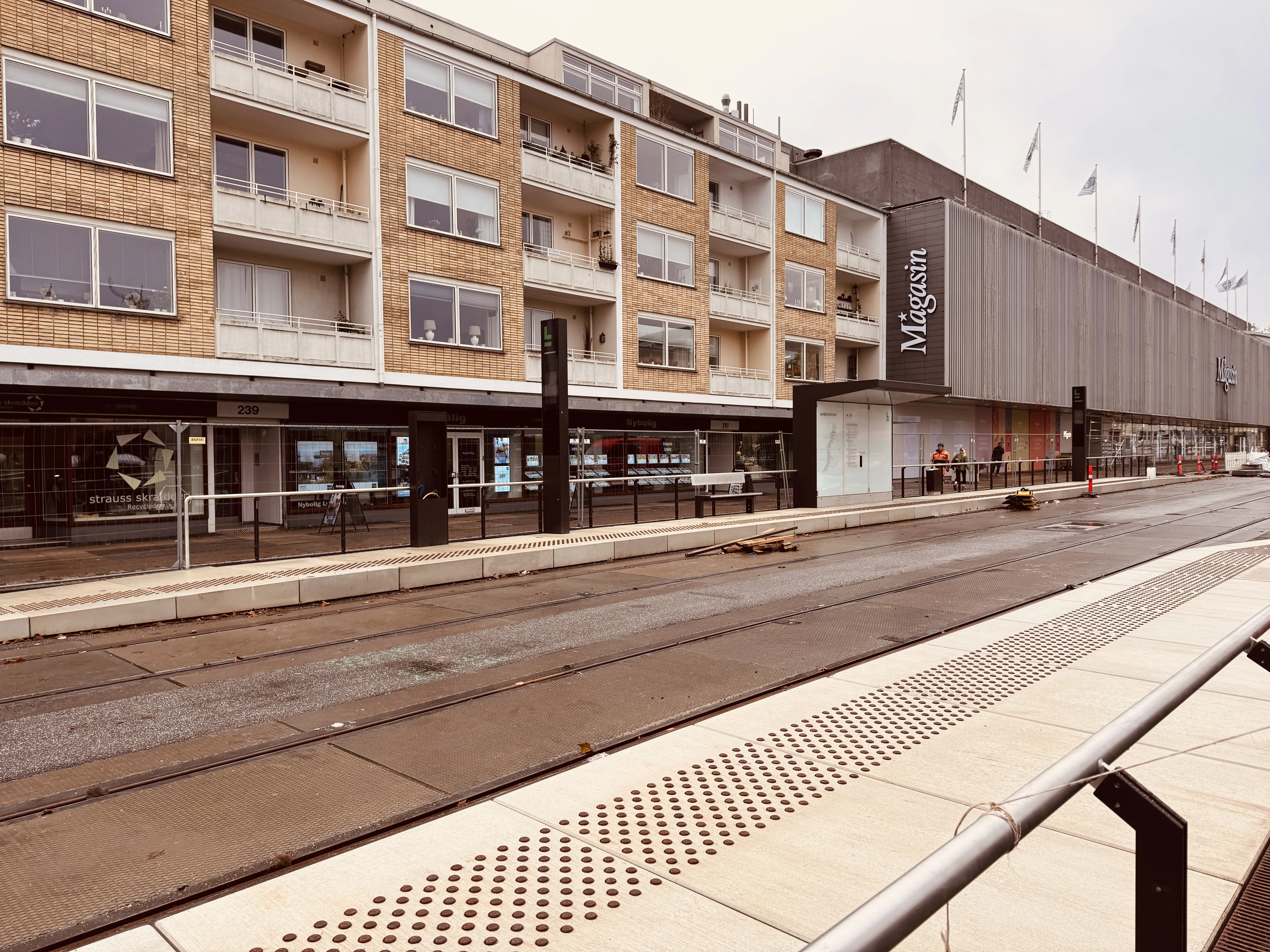 Billede af Lyngby Centrum Letbanestation. Billede af Lyngby Centrum Letbanestation.