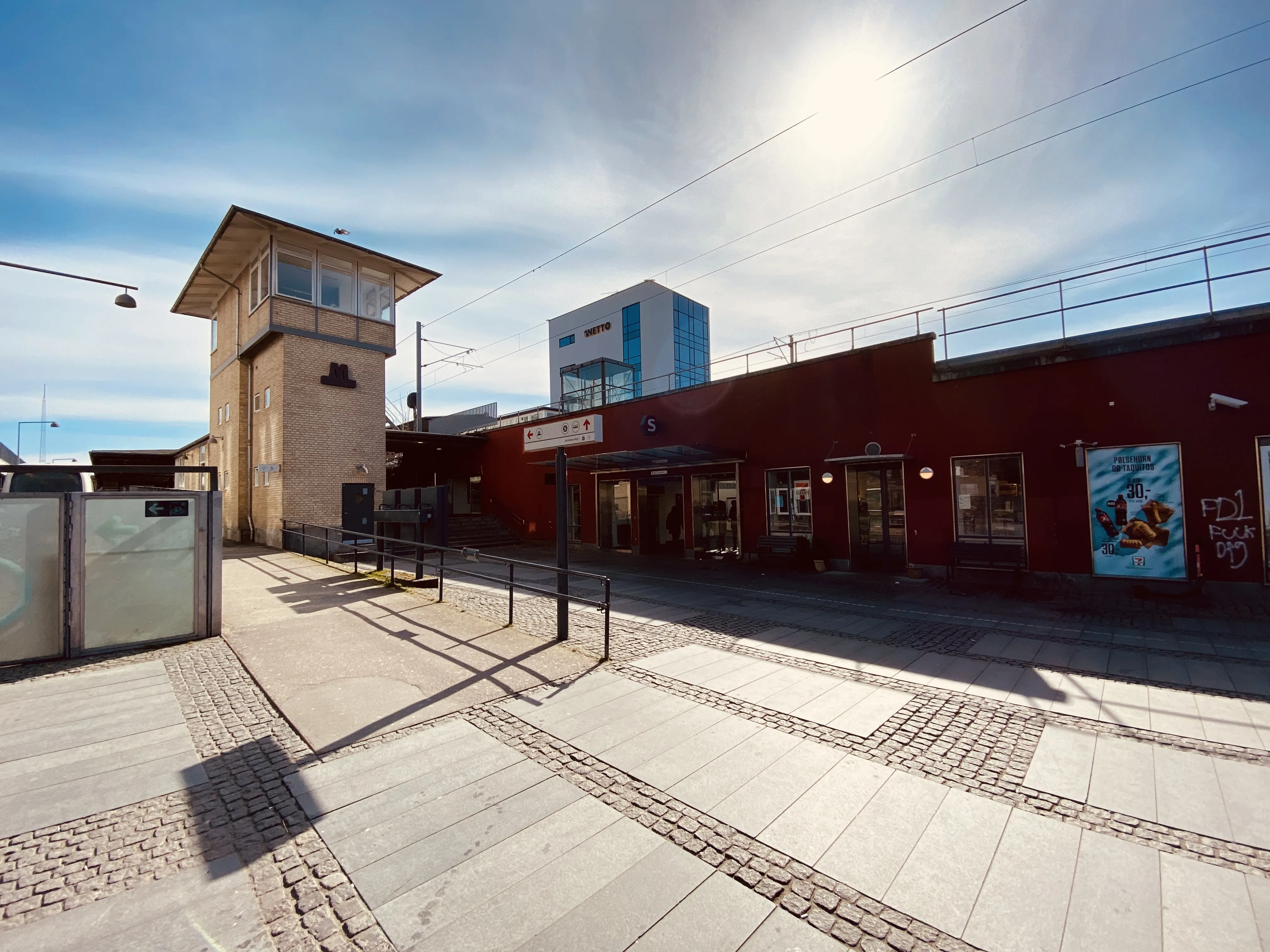 Billede af Vanløse S-togsstation. Billede af Vanløse S-togsstation.