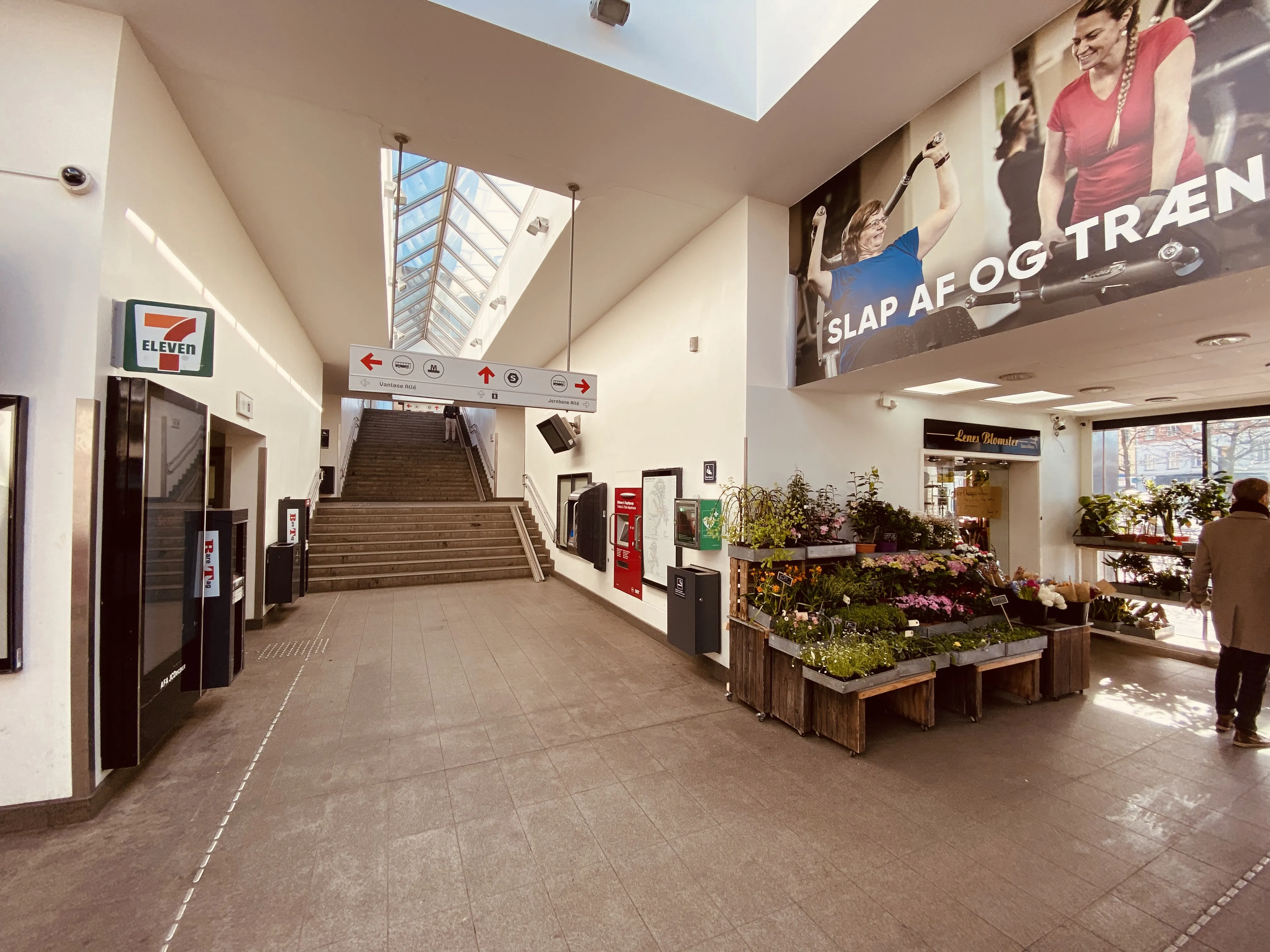 Billede af Vanløse S-togsstation. Billede af Vanløse S-togsstation.