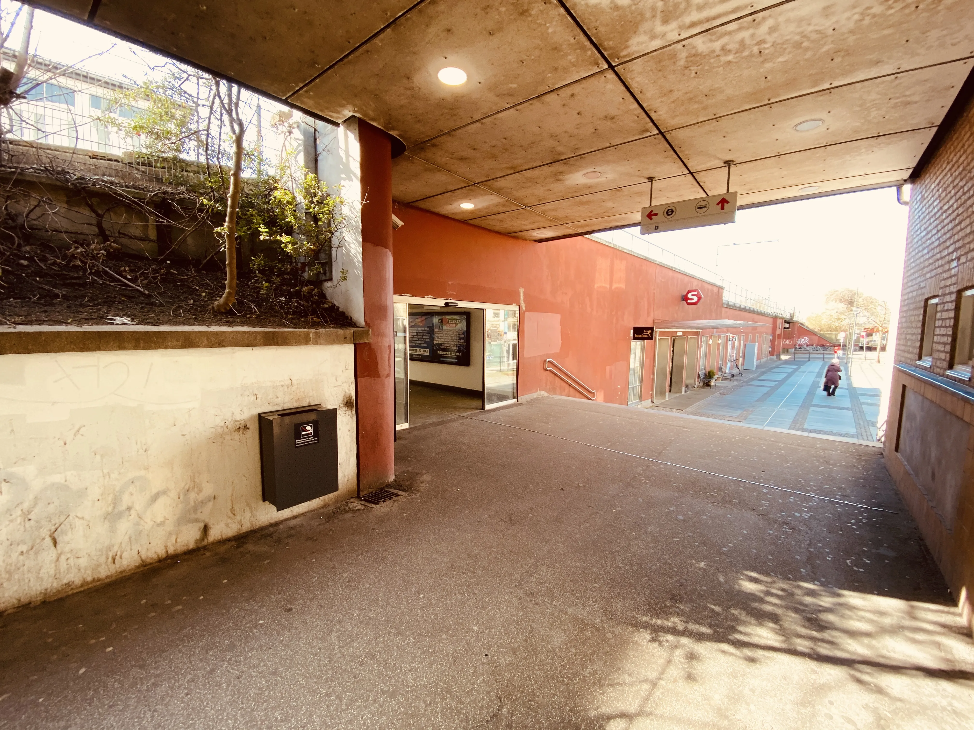 Billede af Vanløse S-togsstation. Billede af Vanløse S-togsstation.