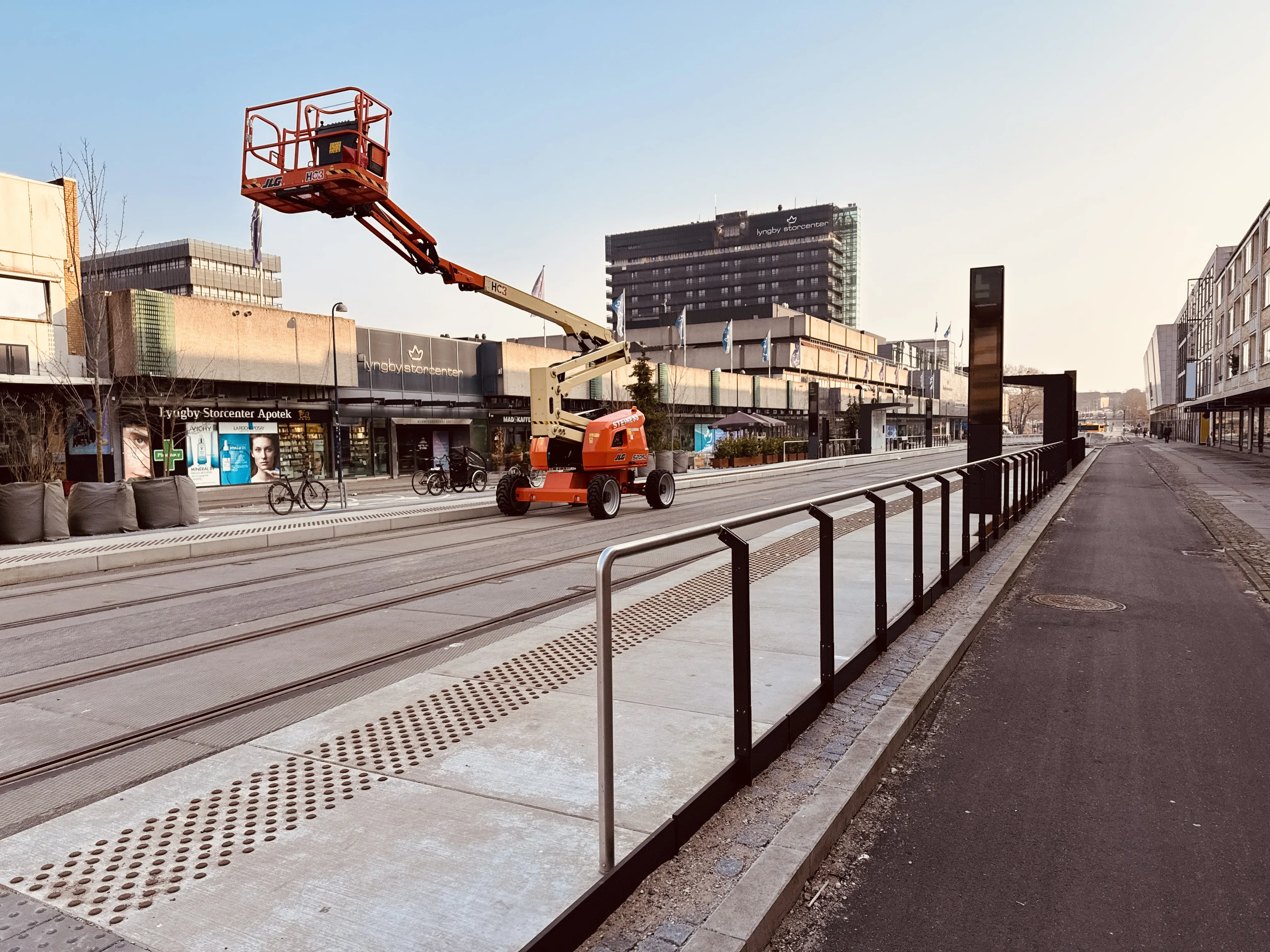 Billede af Lyngby Centrum Letbanestation. Billede af Lyngby Centrum Letbanestation.