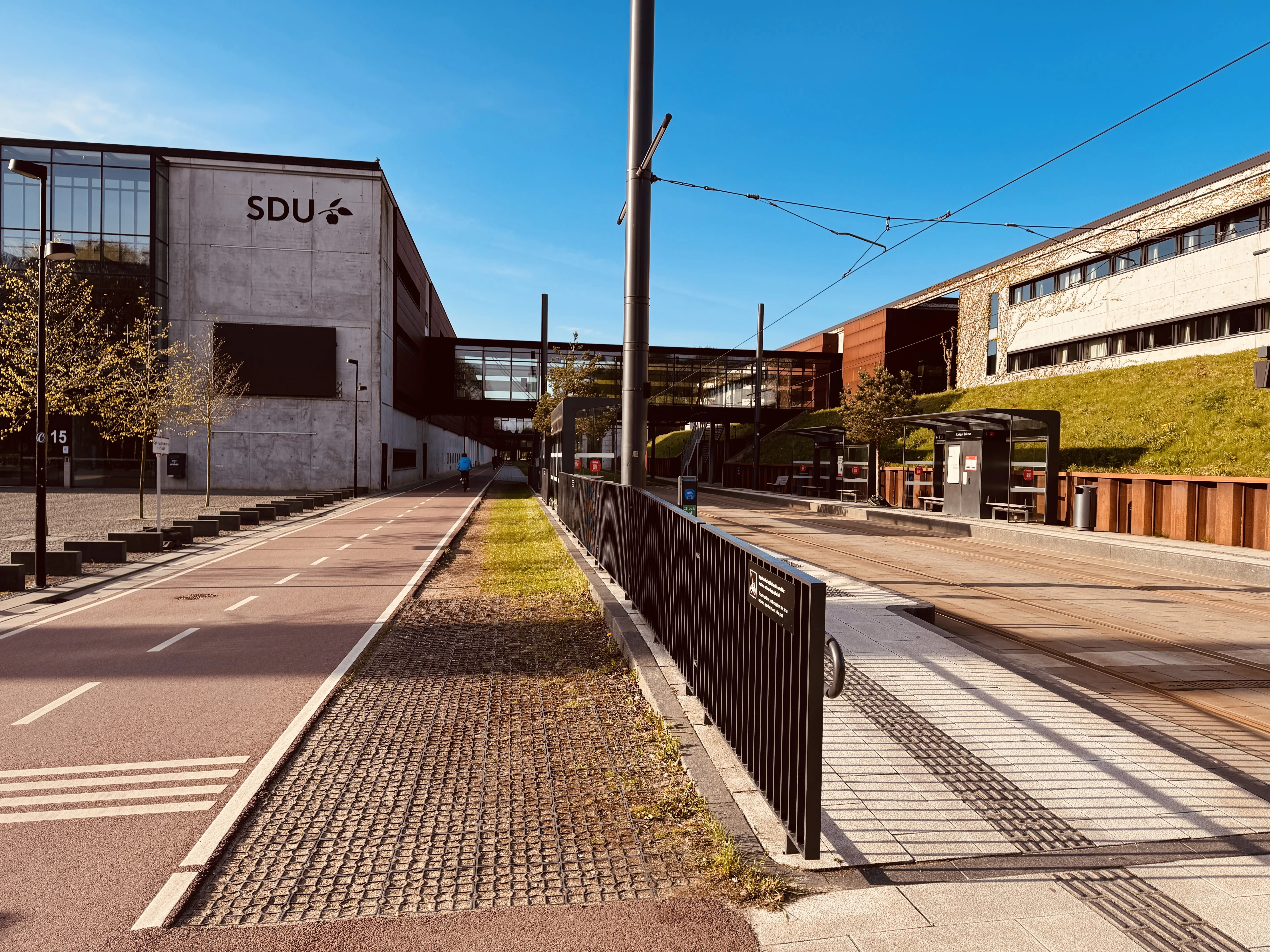 Billede af Campus Odense Letbanestation. Billede af Campus Odense Letbanestation.