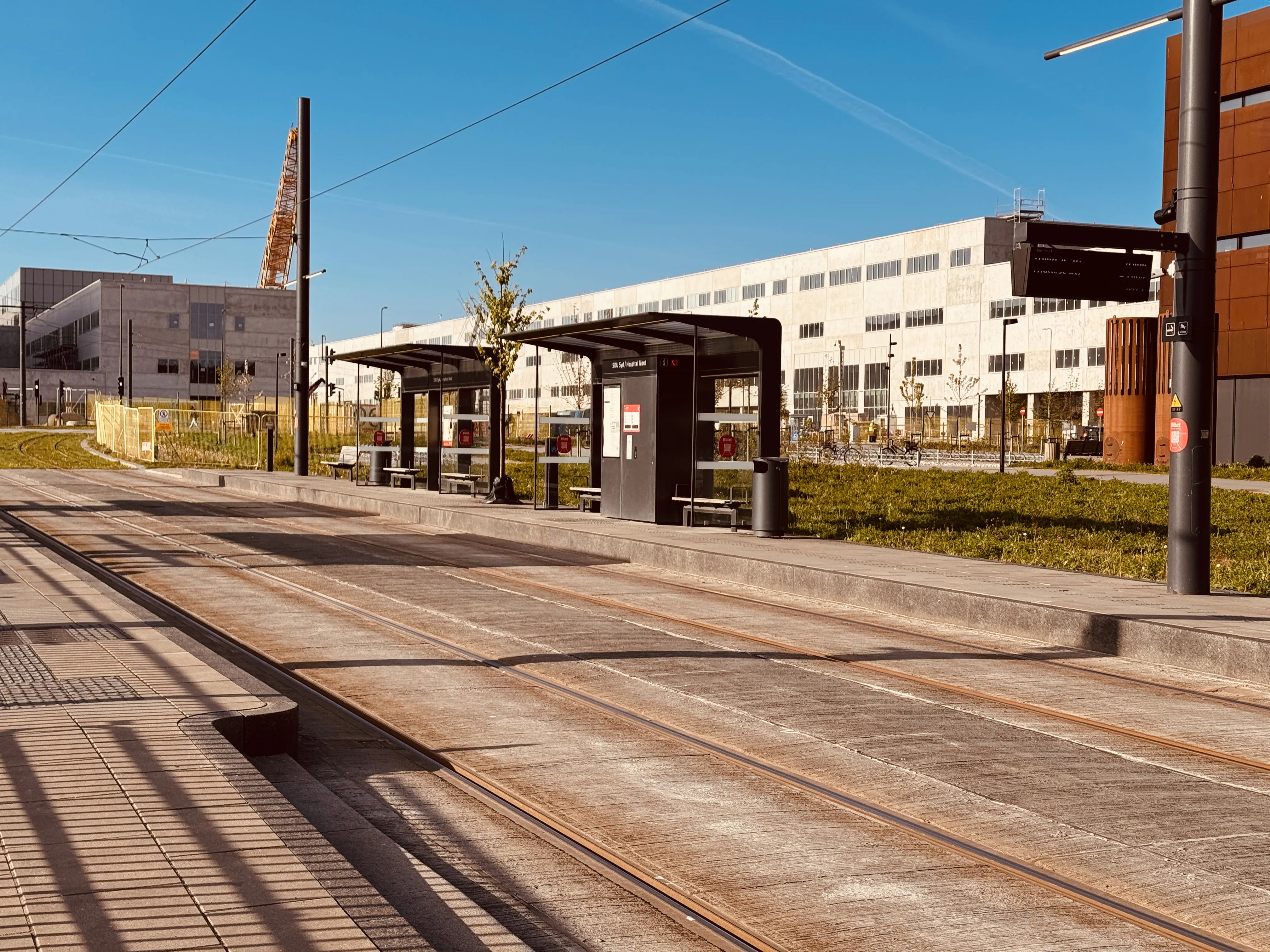 Billede af SDU Syd/Hospital Nord Letbanestation. Billede af SDU Syd/Hospital Nord Letbanestation.