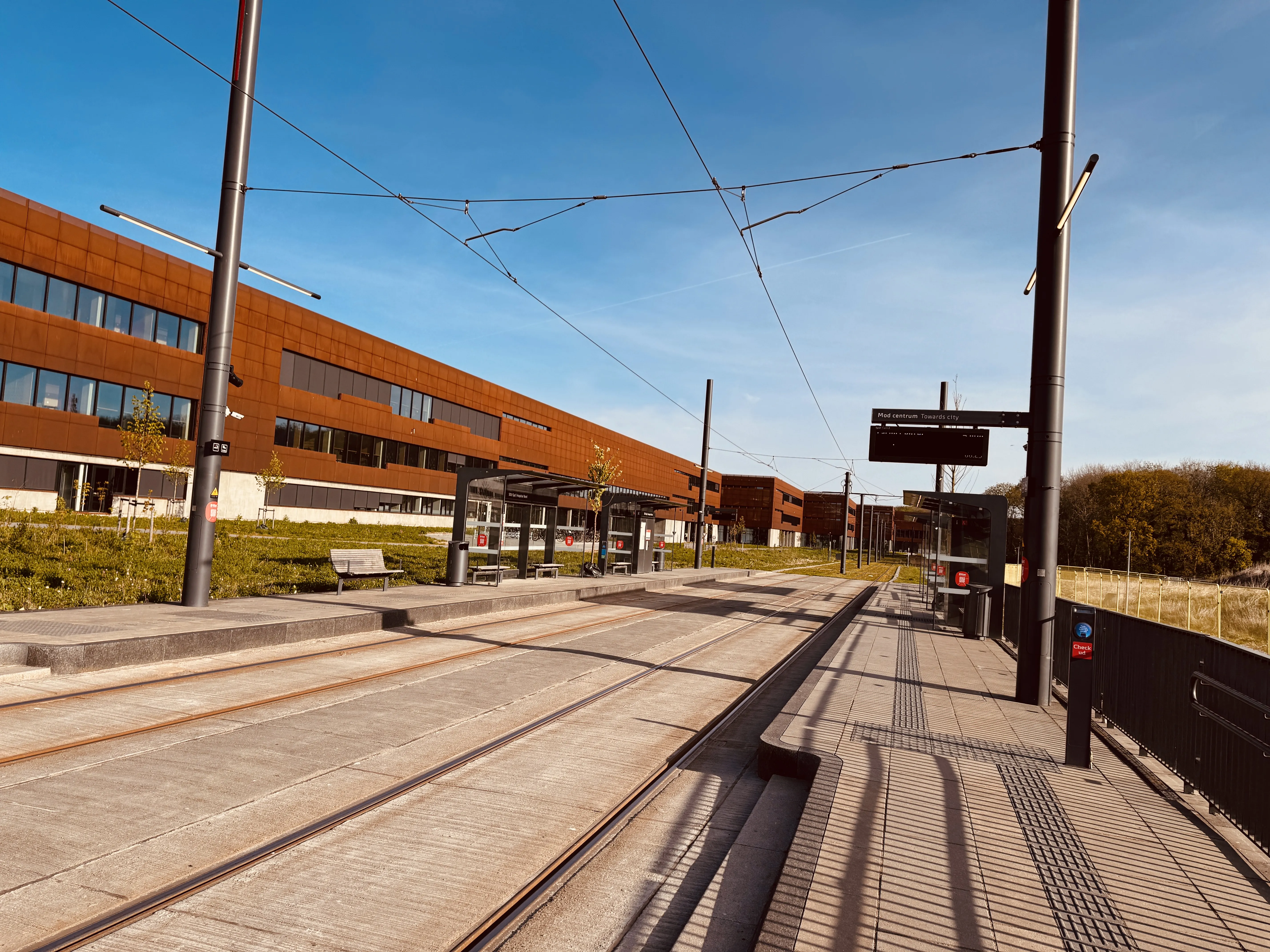 Billede af SDU Syd/Hospital Nord Letbanestation. Billede af SDU Syd/Hospital Nord Letbanestation.