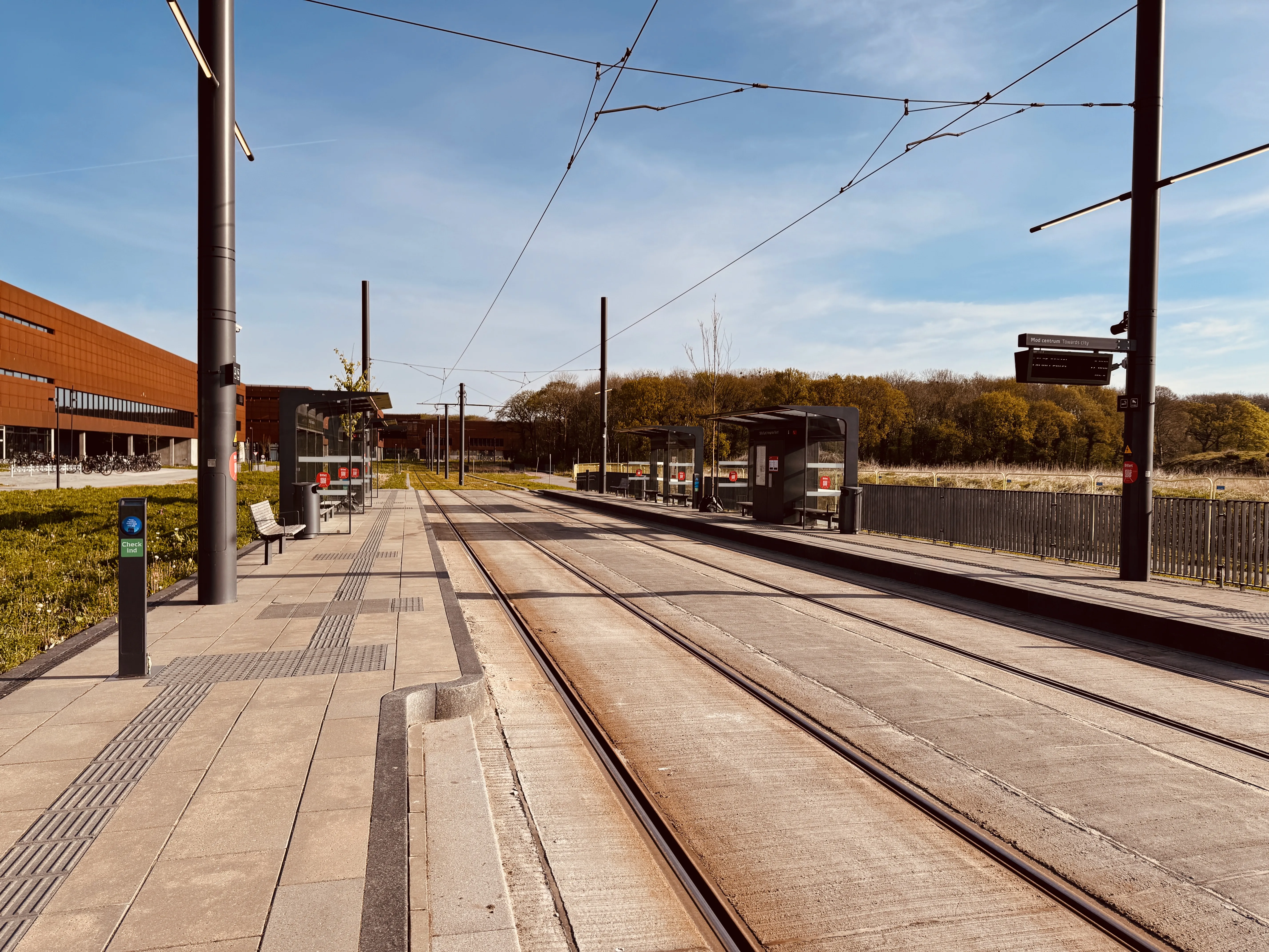 Billede af SDU Syd/Hospital Nord Letbanestation. Billede af SDU Syd/Hospital Nord Letbanestation.