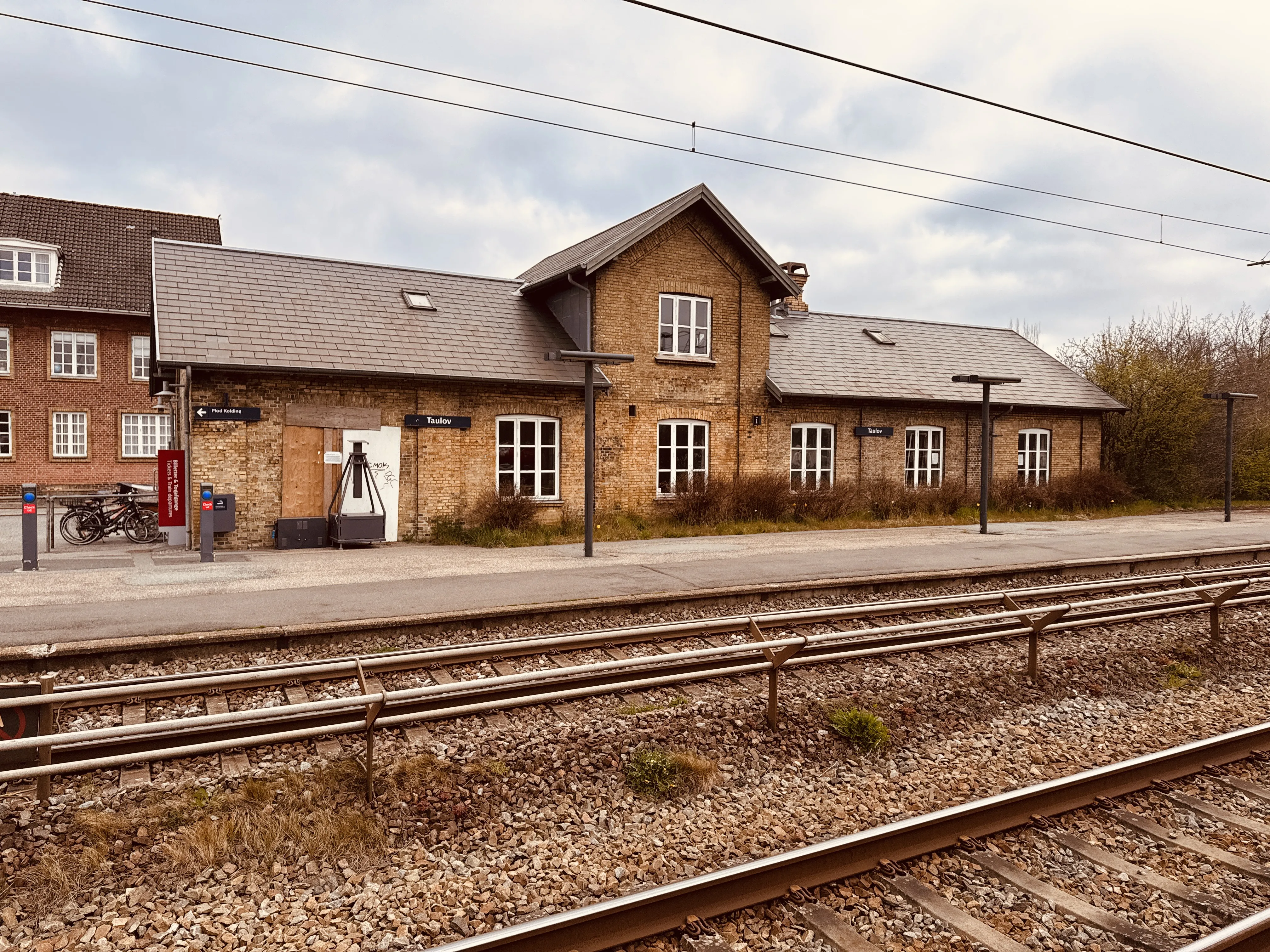 Billede af Taulov Station. Billede af Taulov Station.