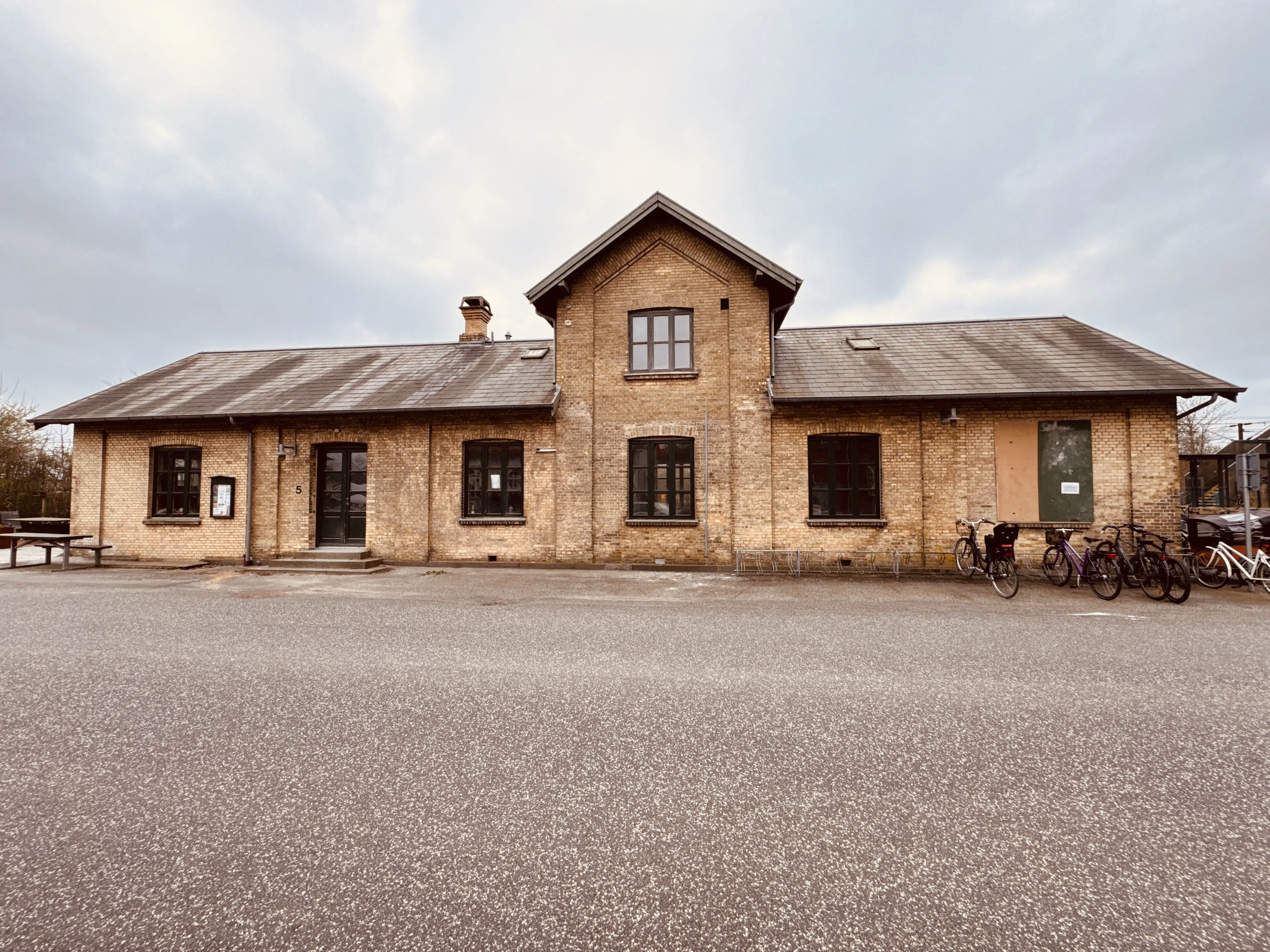 Billede af Taulov Station. Billede af Taulov Station.