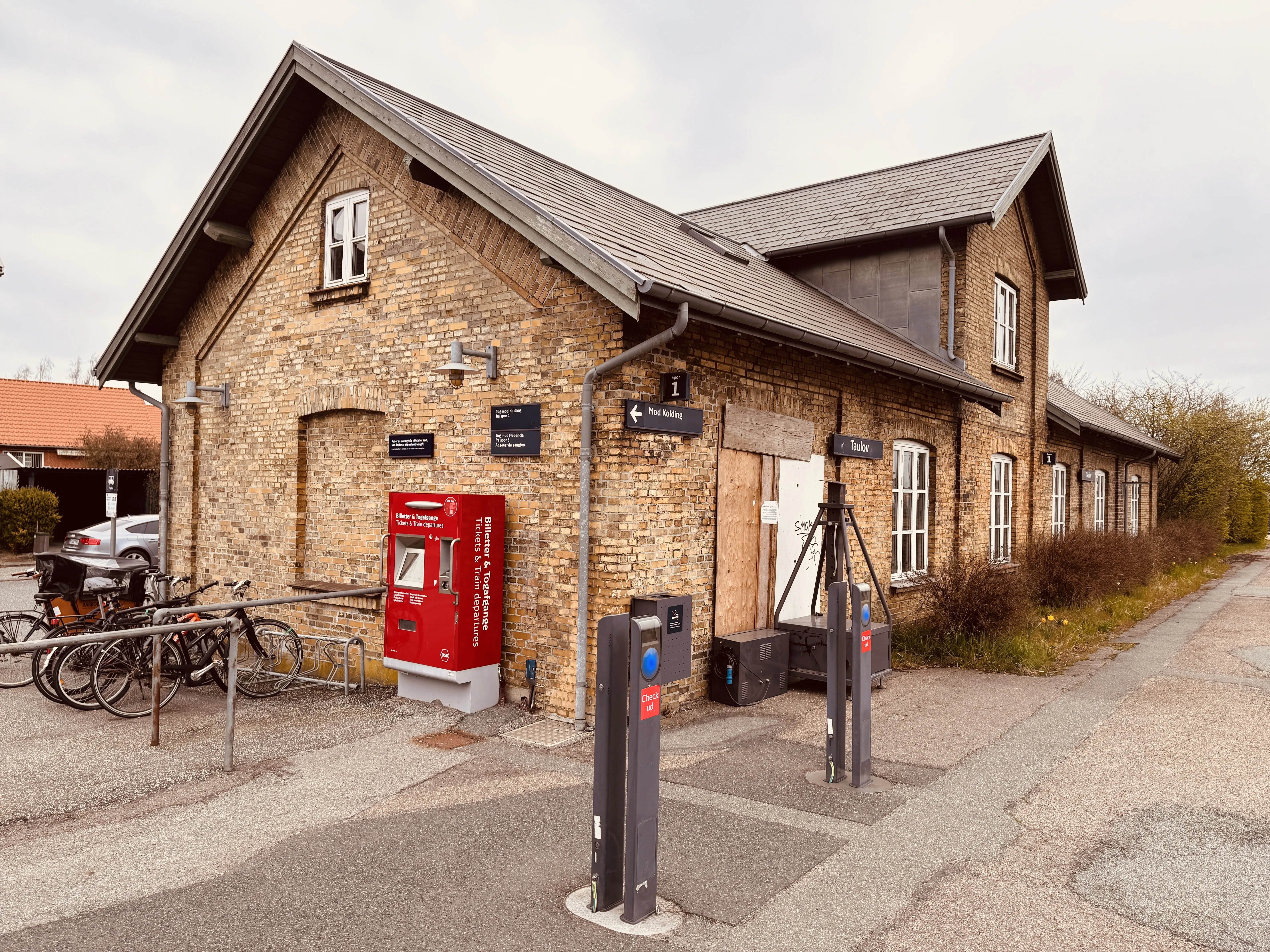 Billede af Taulov Station. Billede af Taulov Station.