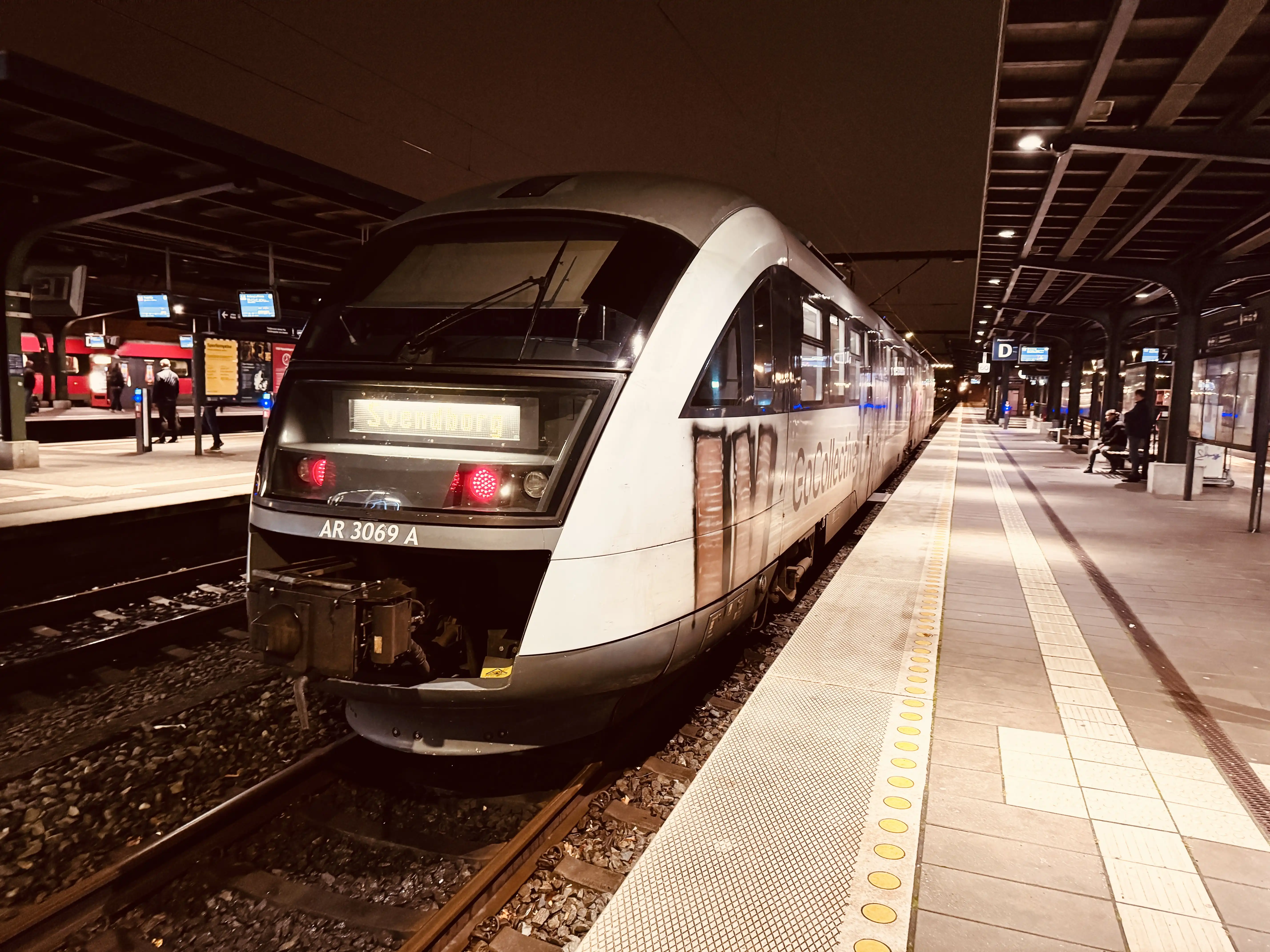 Billede af GoCollective AR 3069, tidligere DSB MQ 4119-4919 fotograferet ud for Odense Banegård Center.