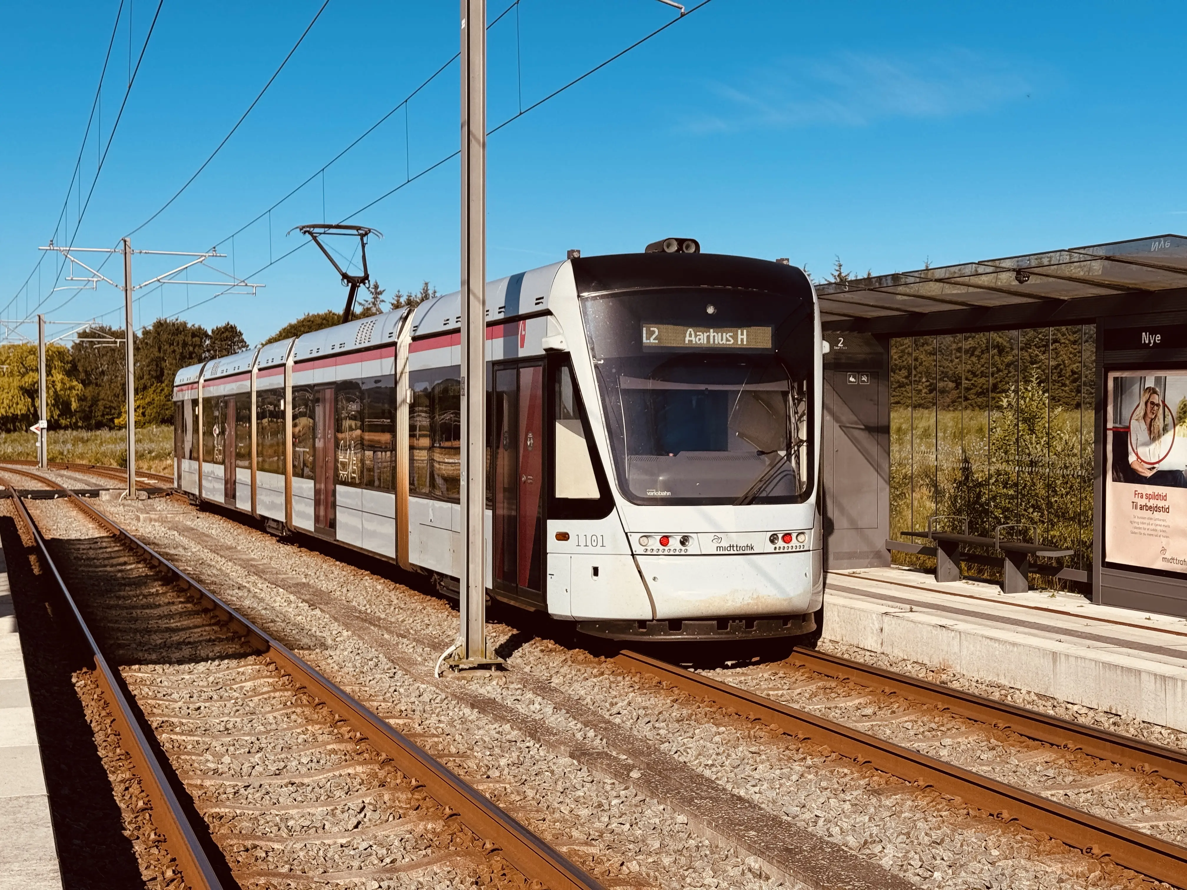 Billede af Aarhus Letbane togsæt 1101 fotograferet ud for Nye Letbanestation.