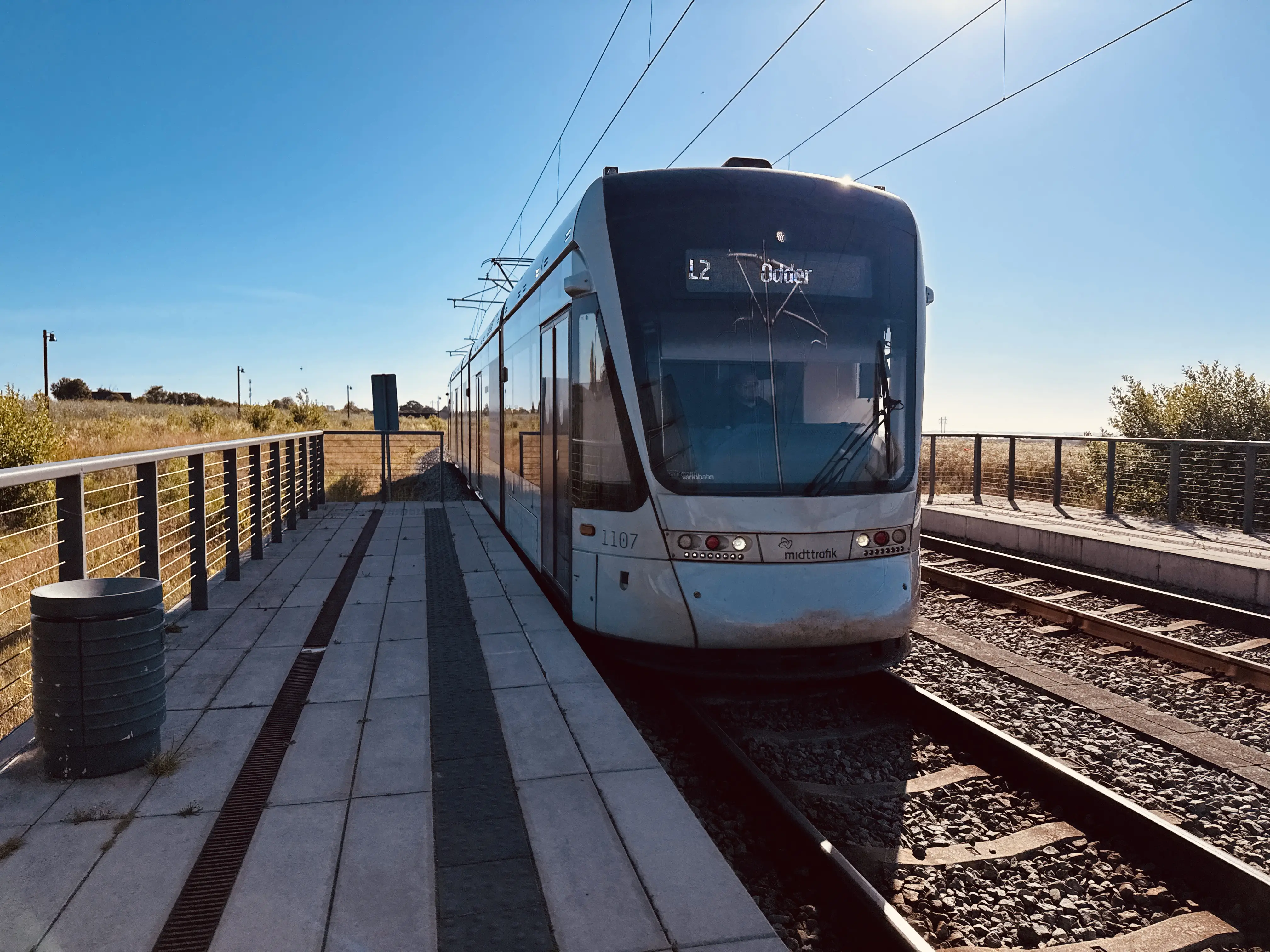 Billede af Aarhus Letbane togsæt 1107 fotograferet ud for Nye Letbanestation.