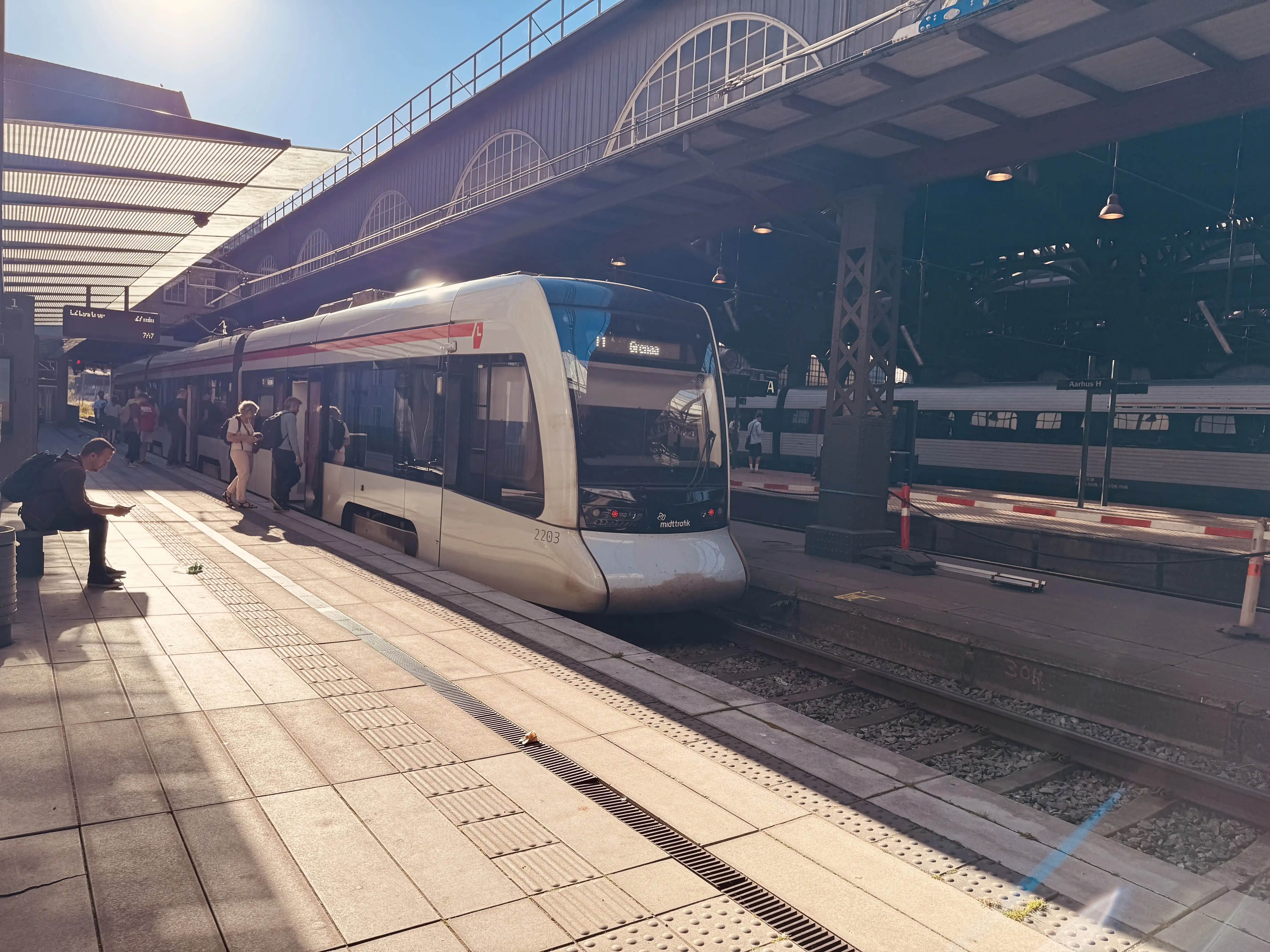 Billede af Aarhus Letbane togsæt 2103 fotograferet ud for Aarhus Hovedbanegård. Billede af Aarhus Letbane togsæt 2103 fotograferet ud for Aarhus Hovedbanegård.